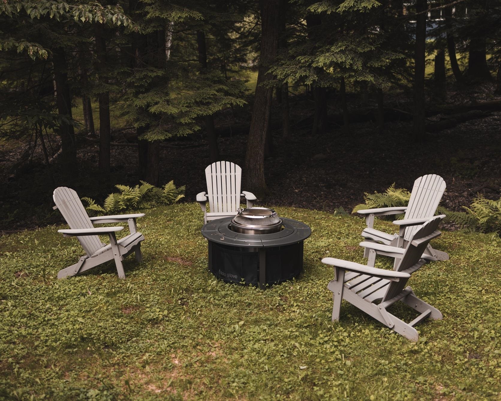 A Quiet Gathering Spot 24312519