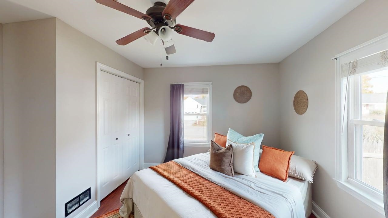 1st Floor primary bedroom