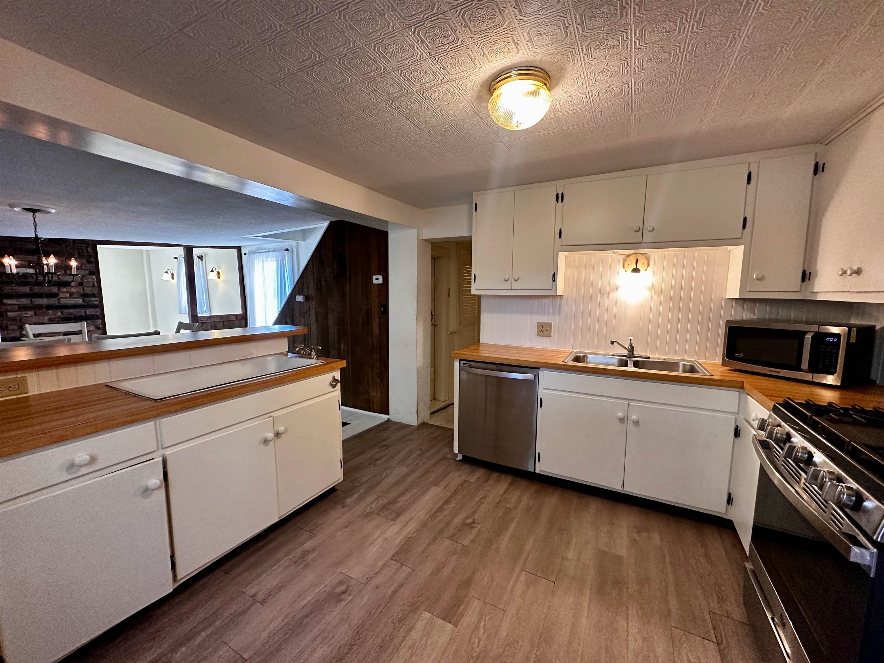 Homes for sale in Londonderry, VT | 2197 North Main St, Londonderry, VT 05148 | MLS# 5066728