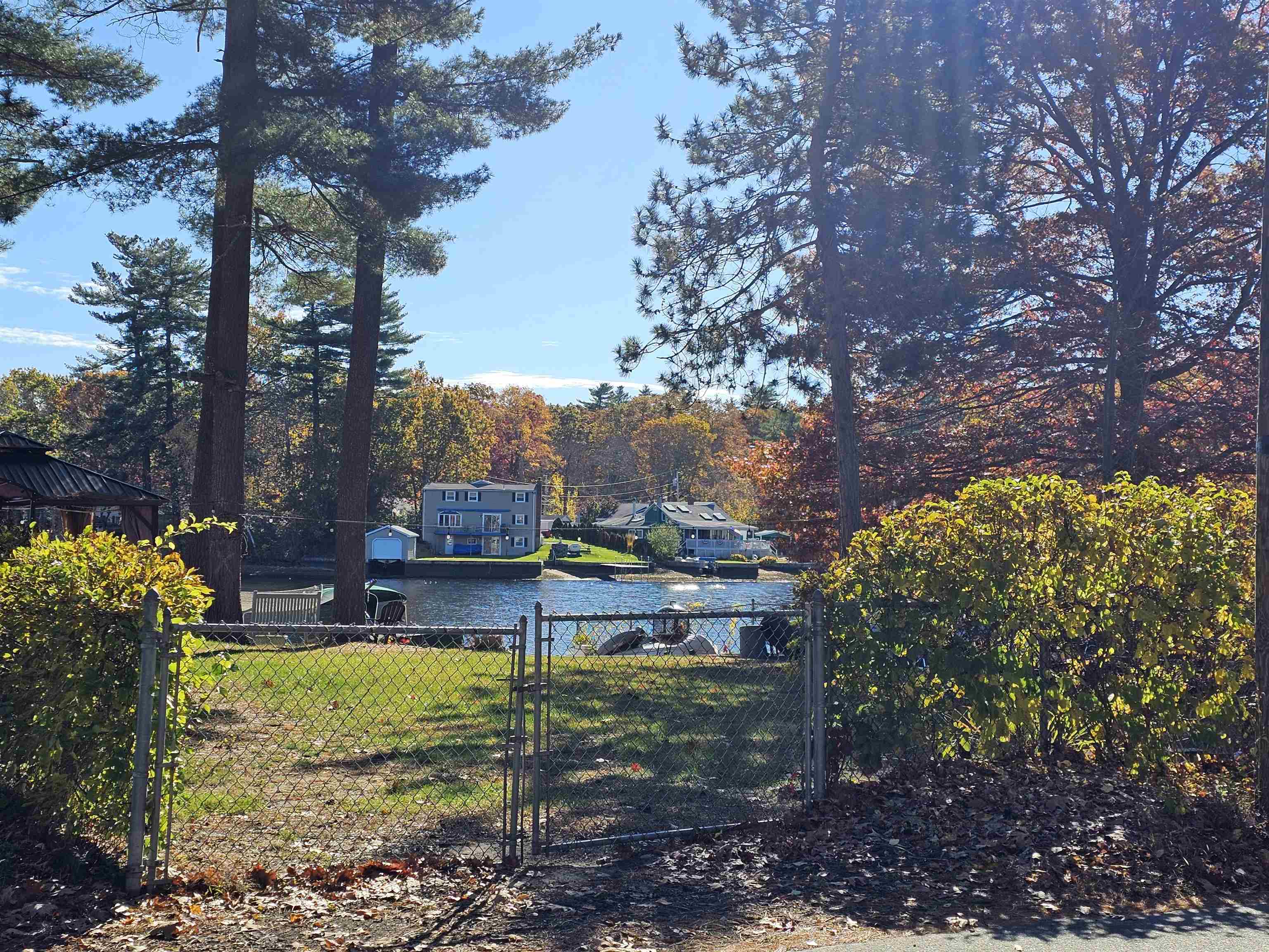 60 Shore Dr, Salem, NH 03079