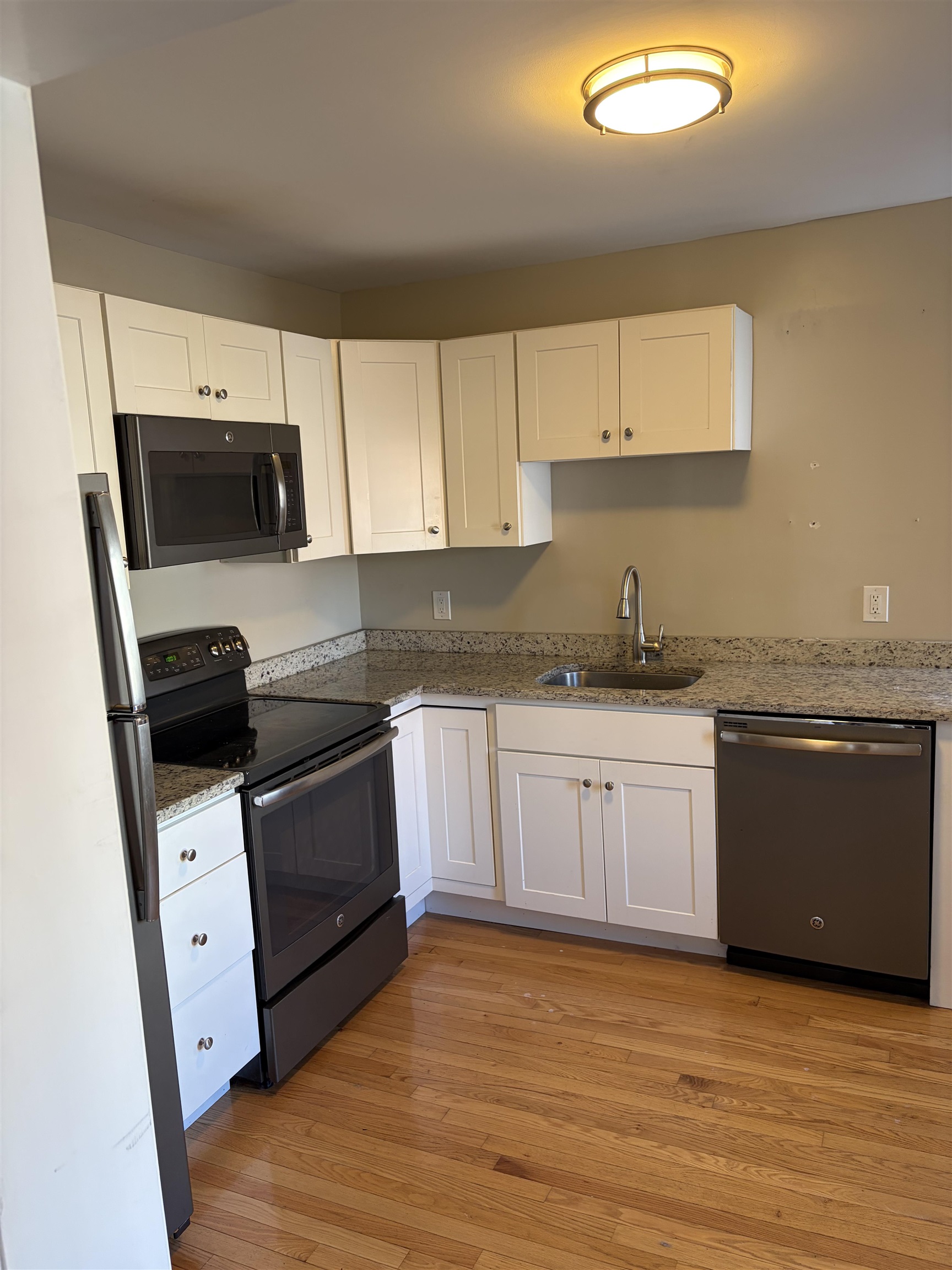 Homes for sale in Concord, NH | 17 Essex St, Concord, NH 03301 | MLS# 5067080