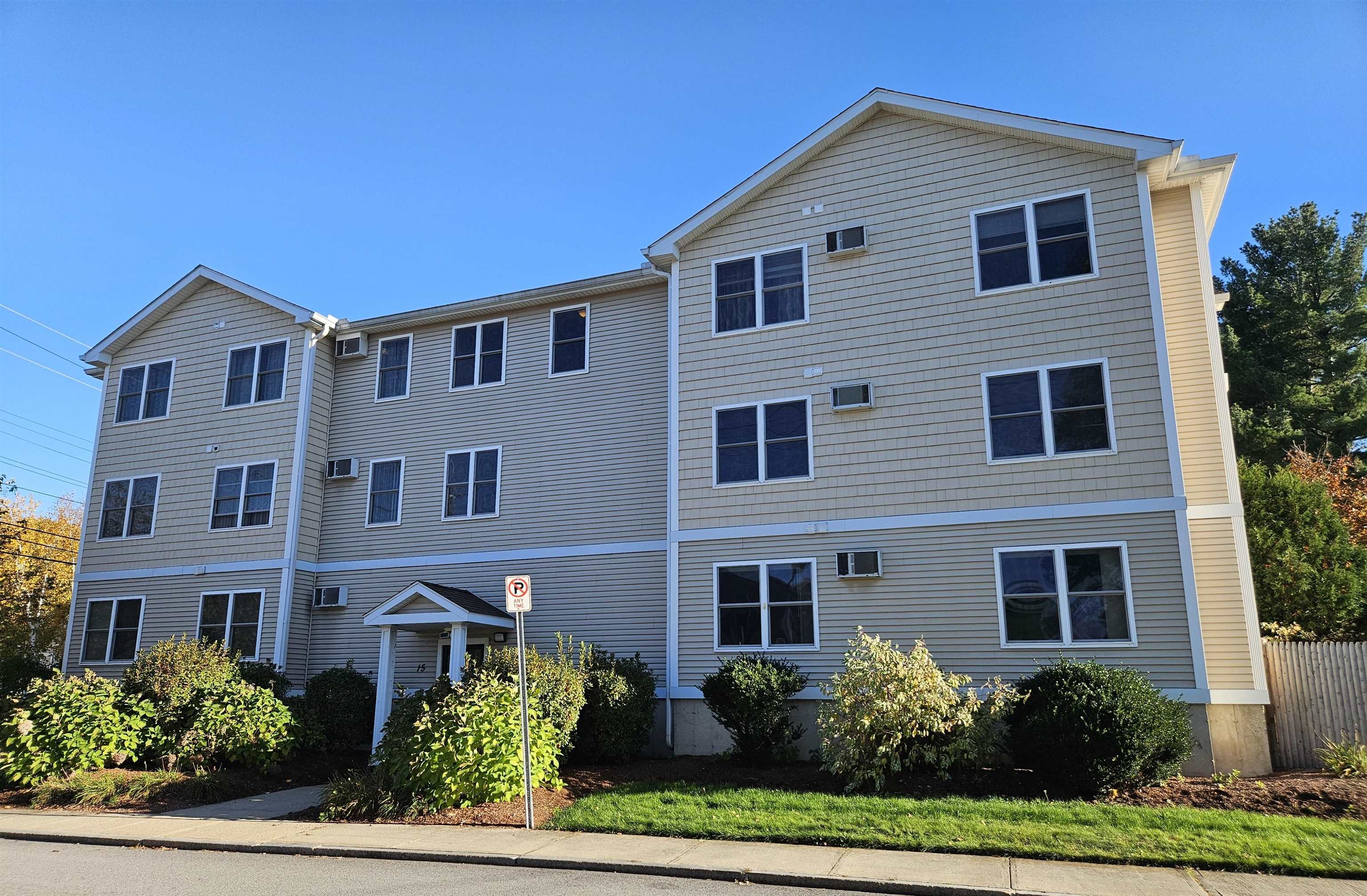 Homes for sale in Nashua, NH | 15 Lovell St #3, Nashua, NH 03060 | MLS# 5067108