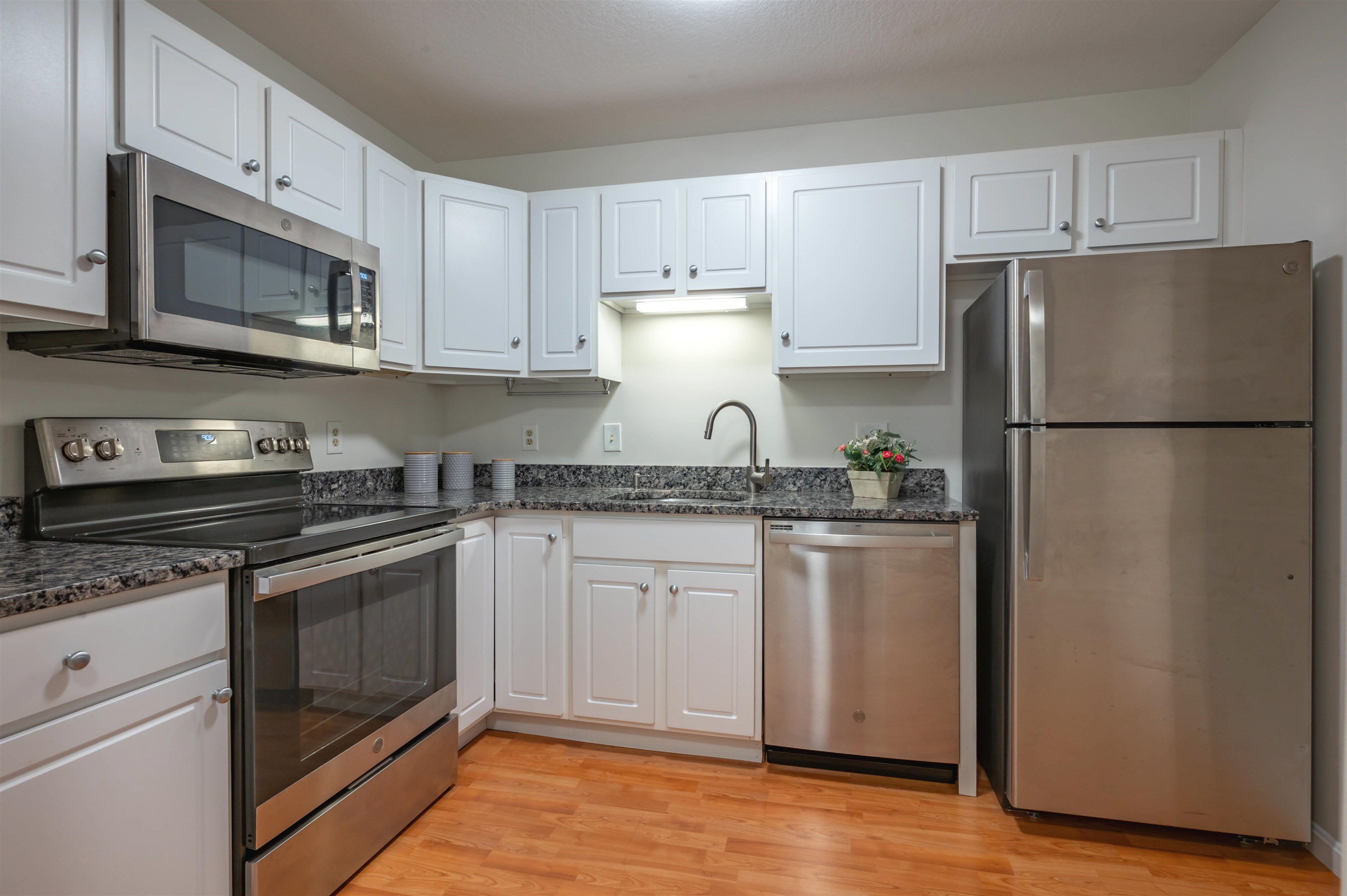 Homes for sale in Nashua, NH | 15 Lovell St #3, Nashua, NH 03060 | MLS# 5067108