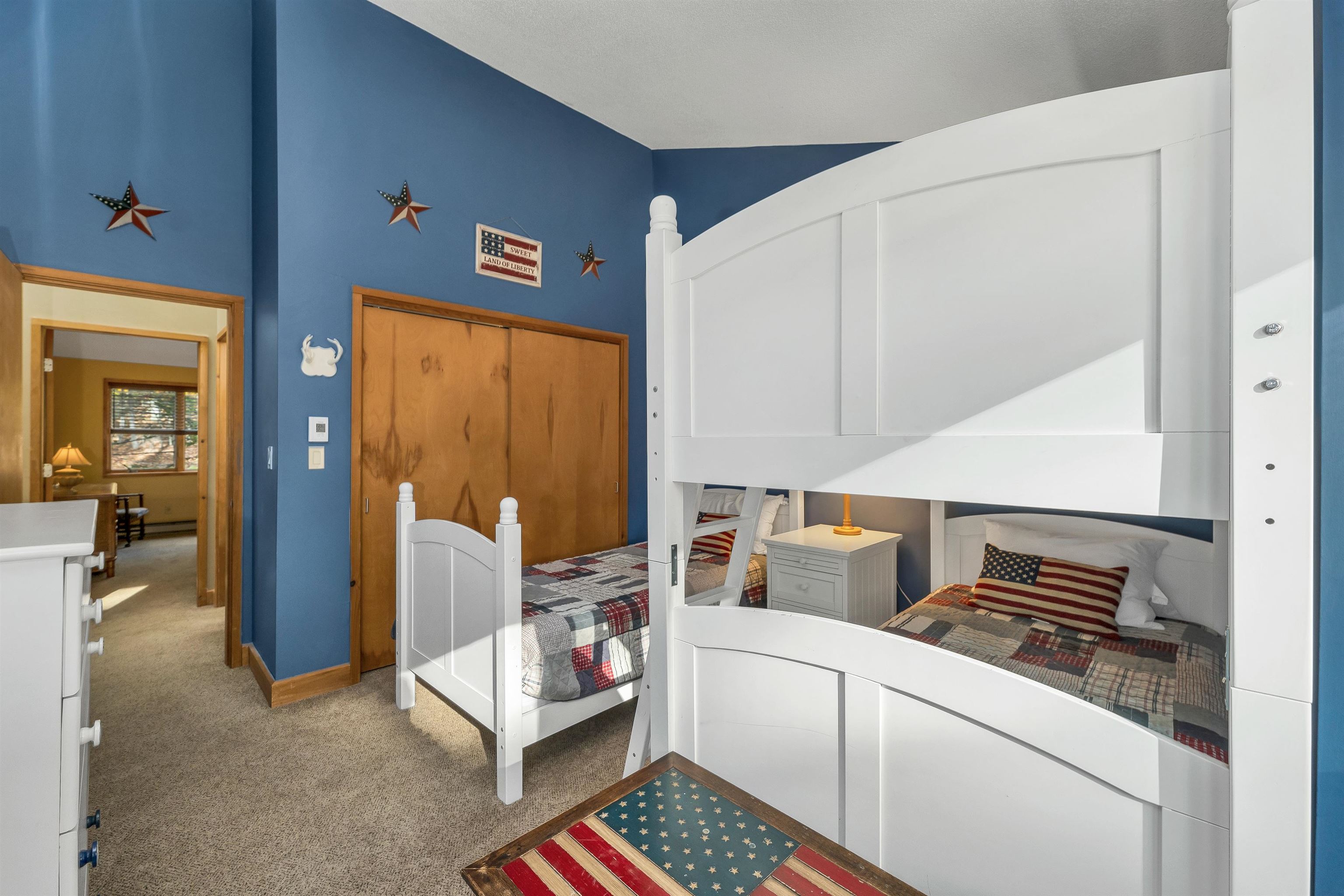 72 Cranmore Woods Ln, Conway, NH 03818