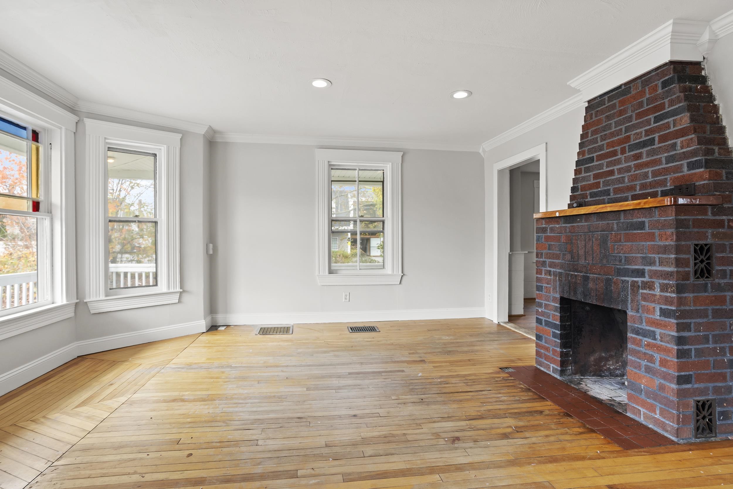 Homes for sale in Derry, NH | 8 Birch St, Derry, NH 03038 | MLS# 5067307