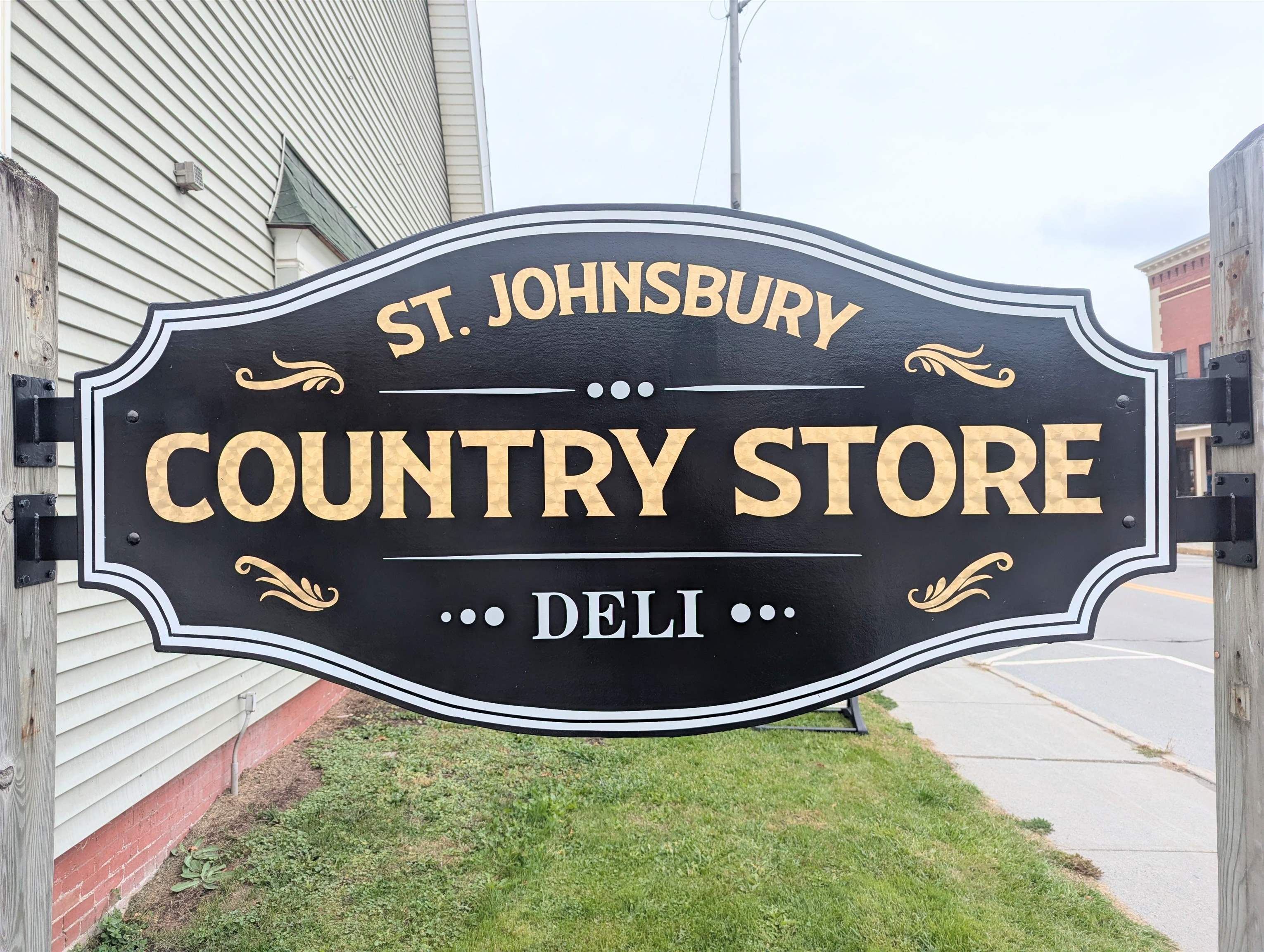 Homes for sale in St. Johnsbury, VT | 537 Railroad St, St. Johnsbury, VT 05819 | MLS# 5067317