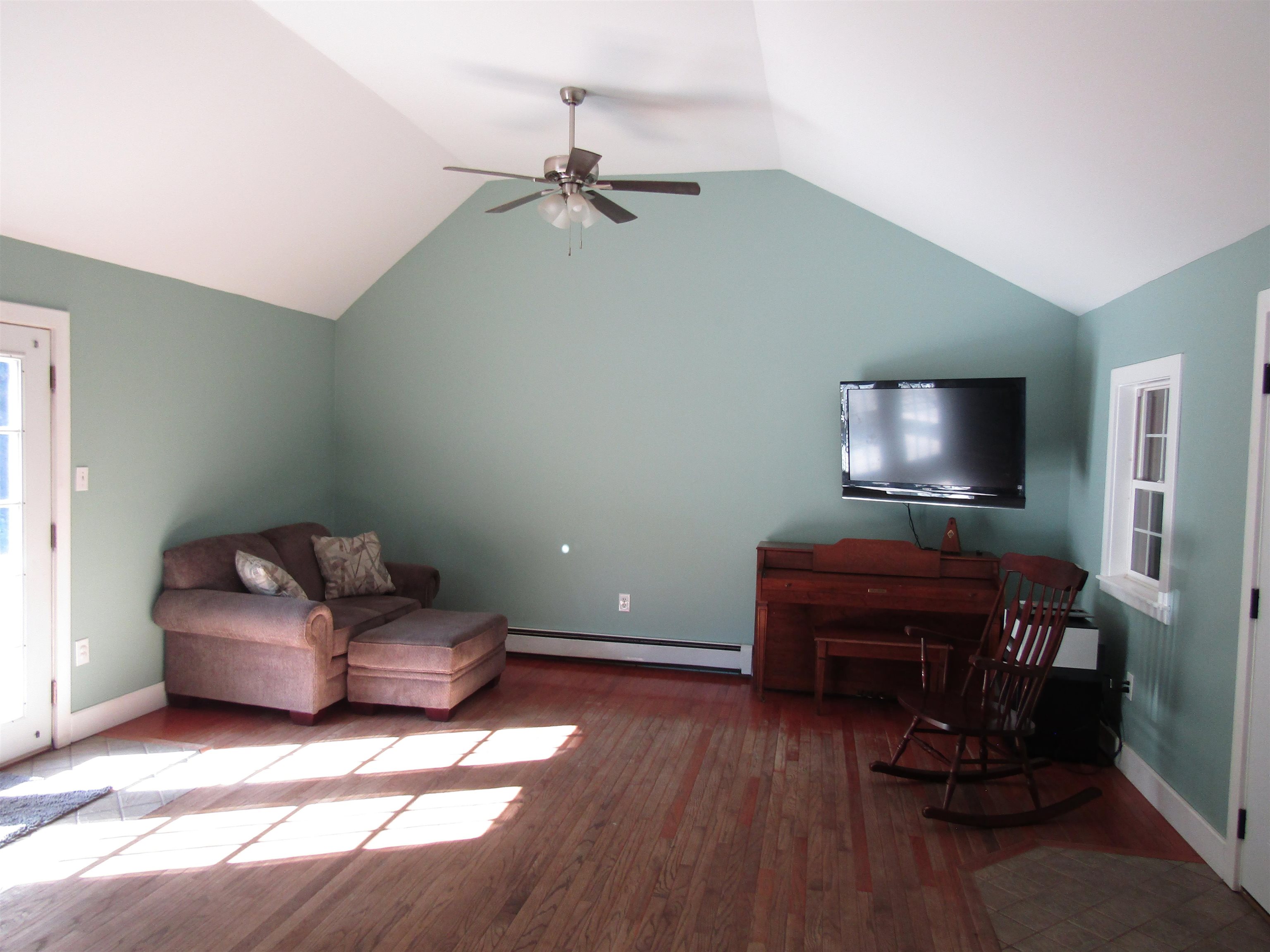 21 Lake Ave, Franklin, NH 03235