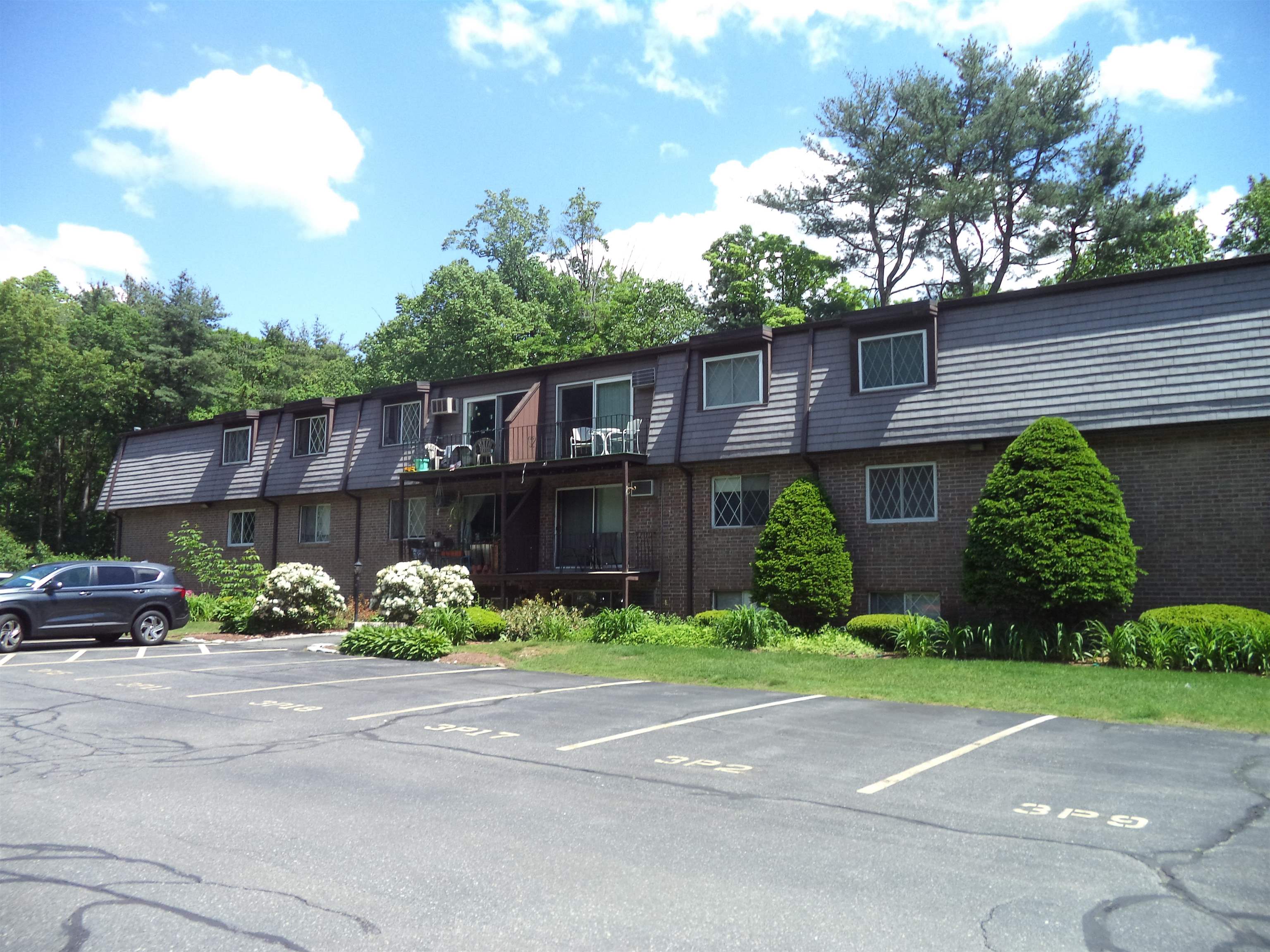 MLS 5067362: 3 Pembroke Drive-Unit 5, Derry NH