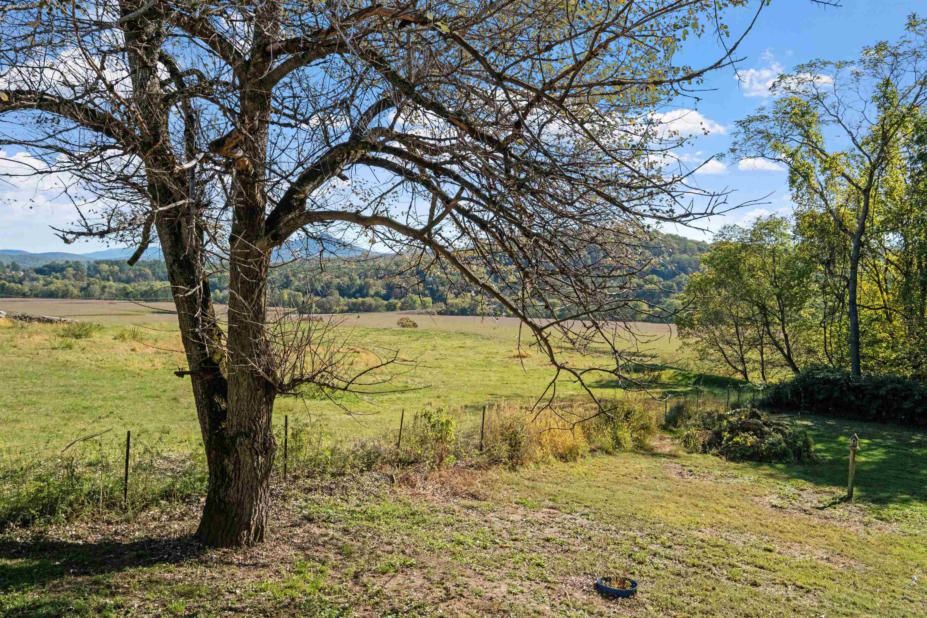 Homes for sale in Newbury, VT | 5887 Vt Route 5 S, Newbury, VT 05051 | MLS# 5067379