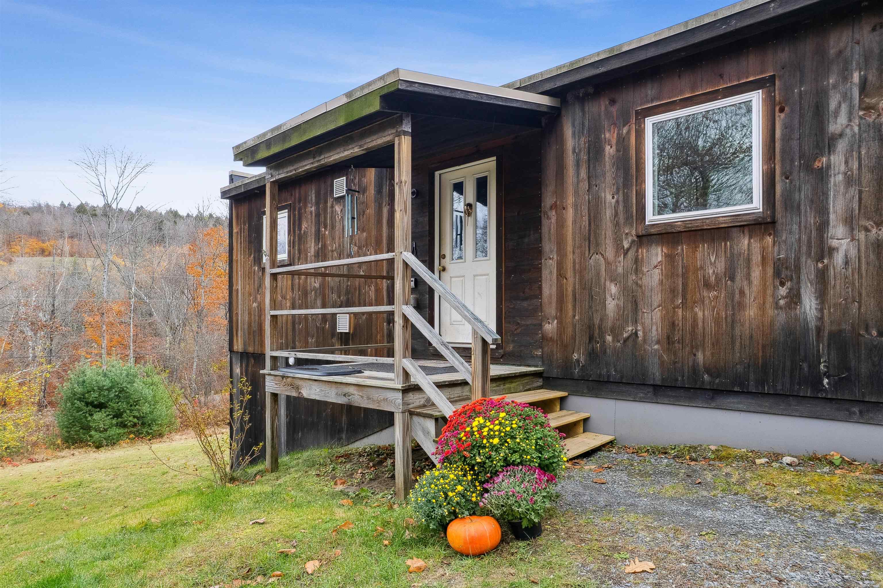 Homes for sale in Strafford, VT | 124 Turnpike Rd, Strafford, VT 05070 | MLS# 5067514