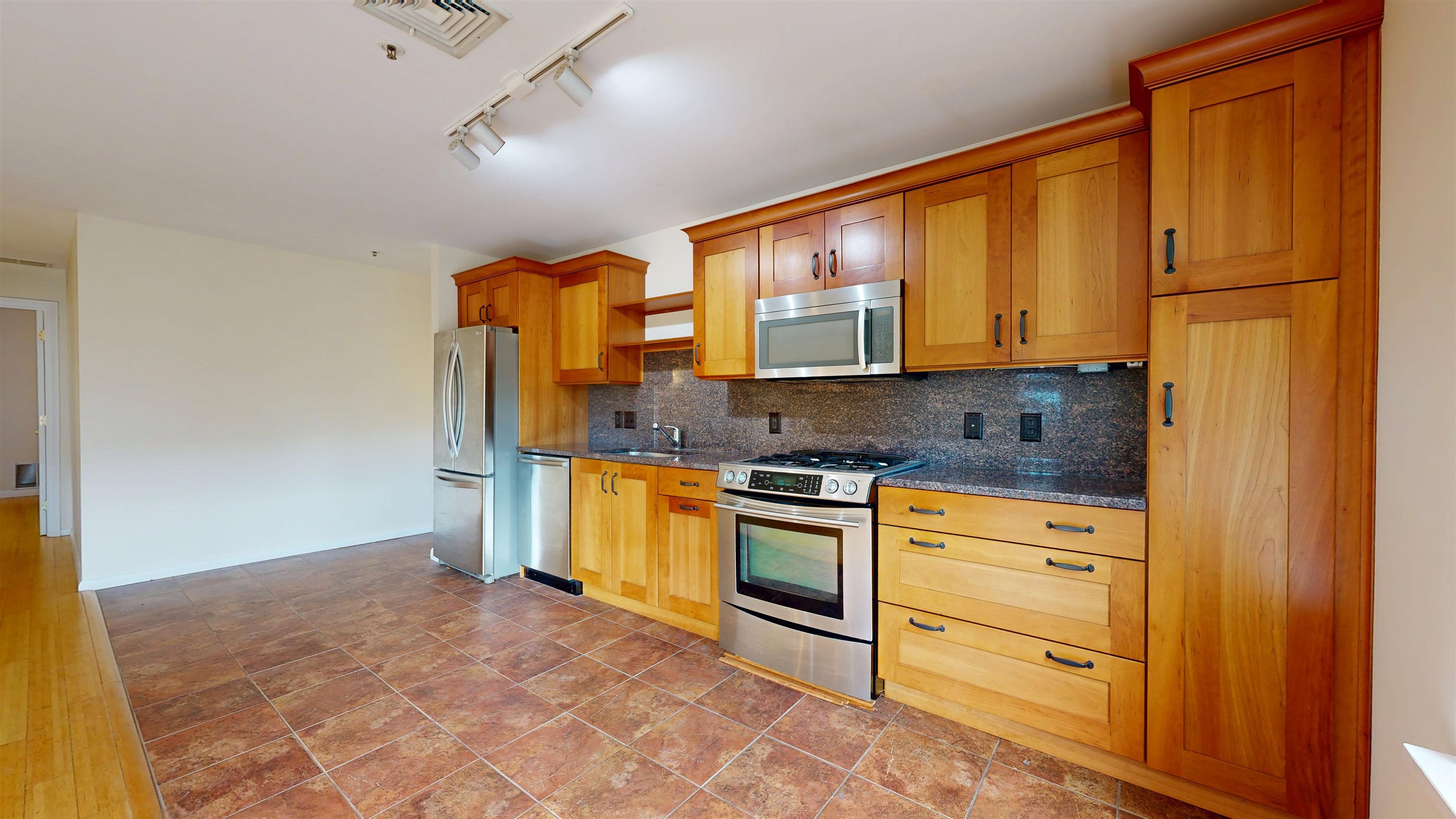 Homes for sale in Burlington, VT | 230 College St #7, Burlington, VT 05401 | MLS# 5067576