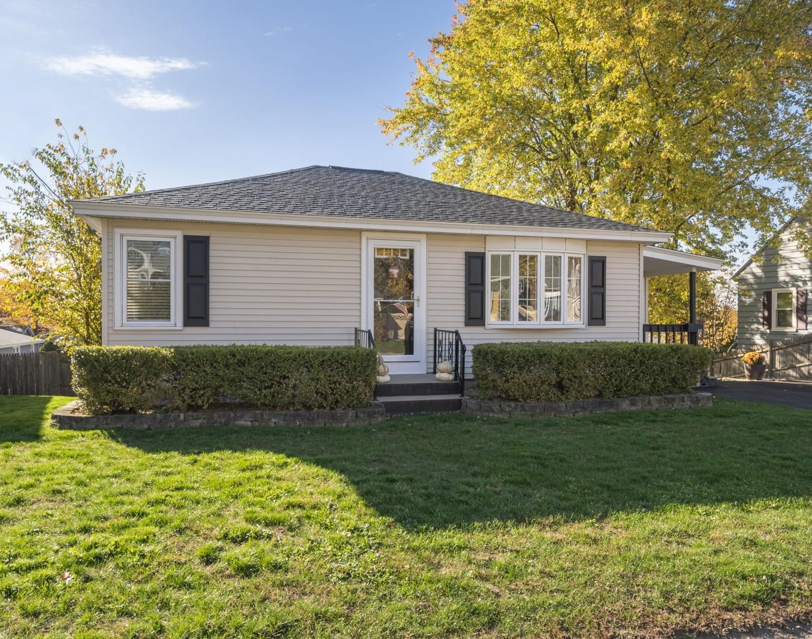 Homes for sale in Manchester, NH | 323 Seames Dr, Manchester, NH 03103 | MLS# 5067668