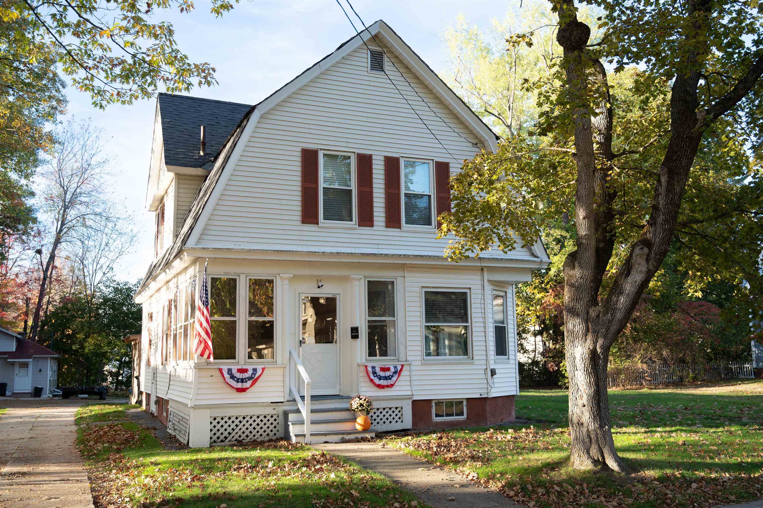 Homes for sale in Claremont, NH | 35 Woodland St, Claremont, NH 03743 | MLS# 5067727