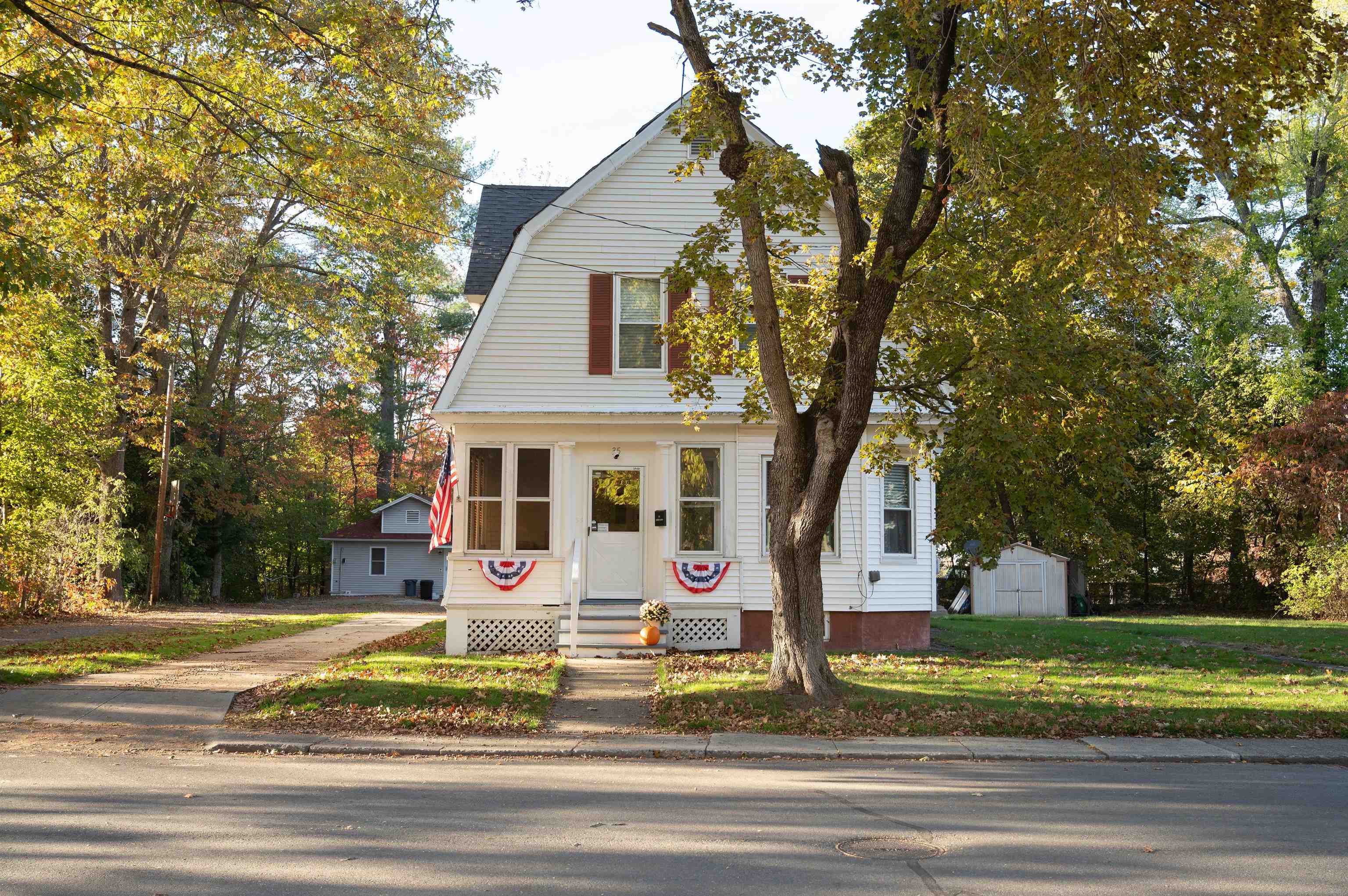 Homes for sale in Claremont, NH | 35 Woodland St, Claremont, NH 03743 | MLS# 5067727