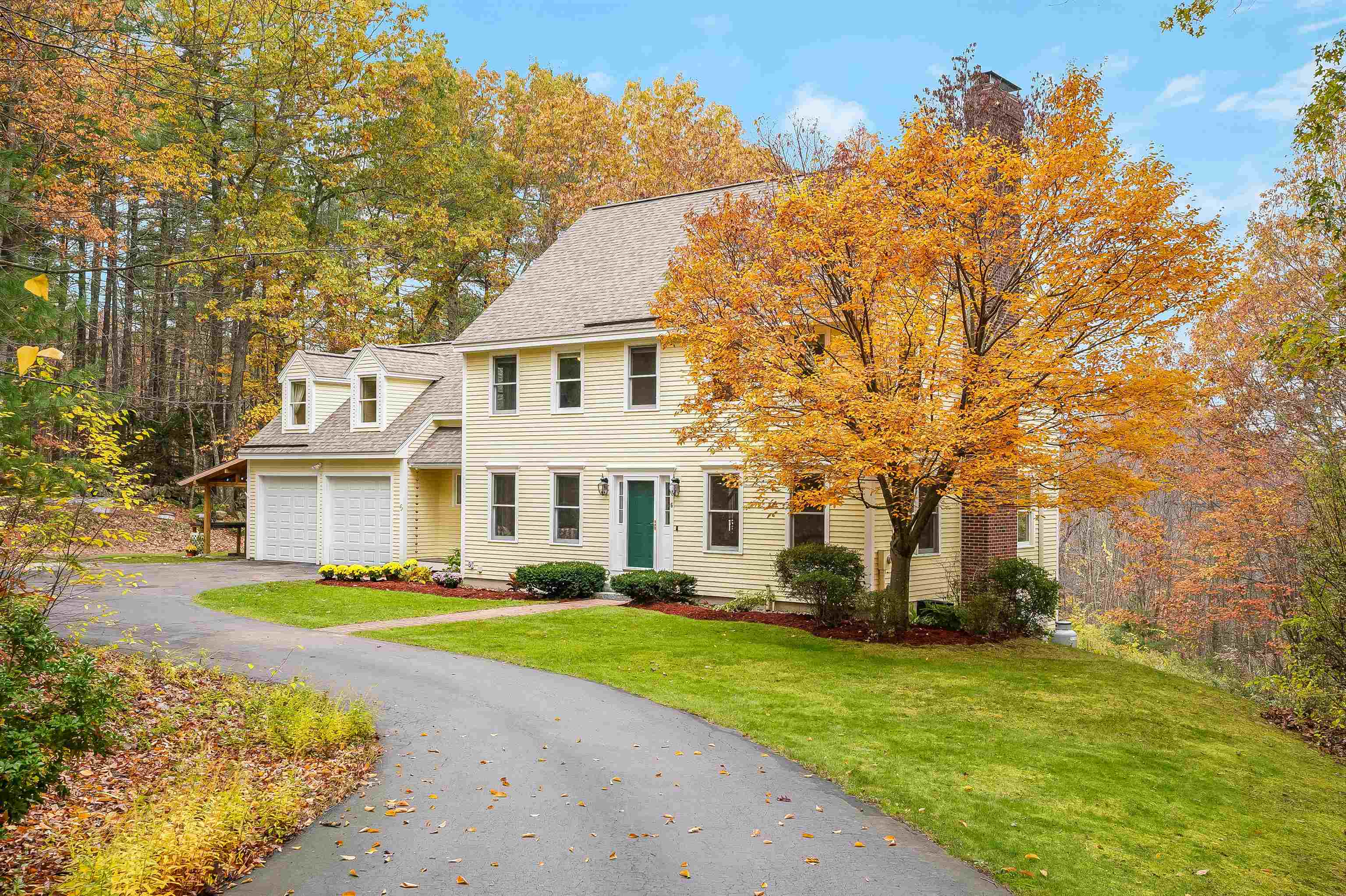 Photo of 6 Whittemore Lane Amherst NH 03031