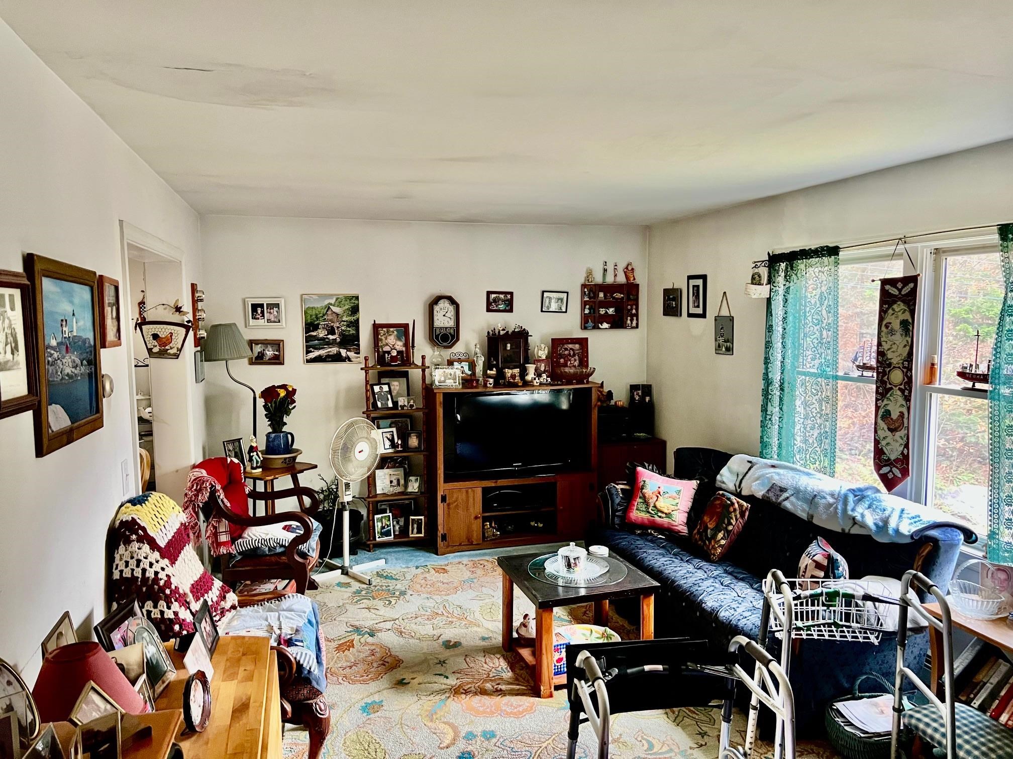 Living Room 24338028