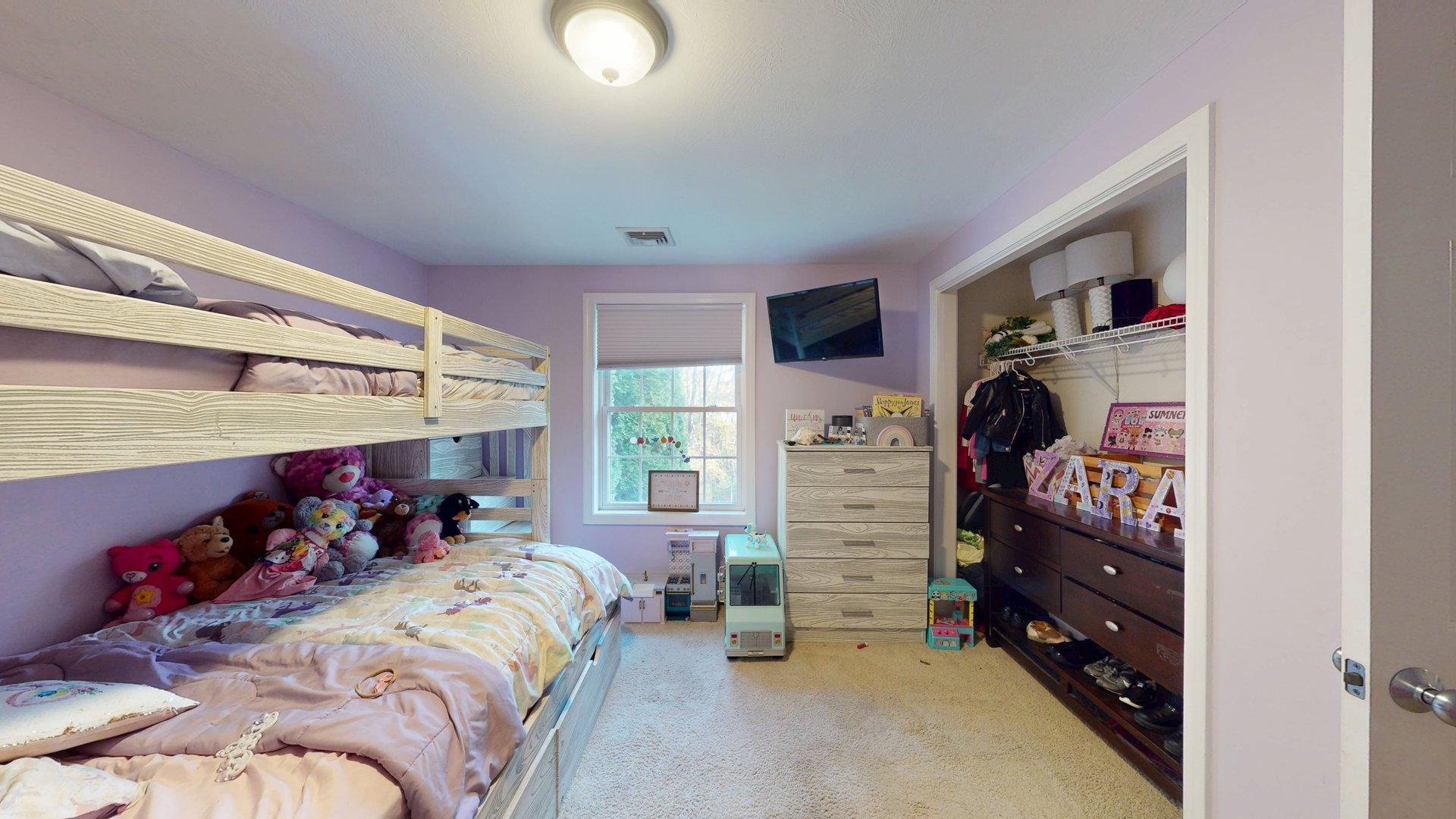 45 Peach Tree Rd, Auburn, NH 03032