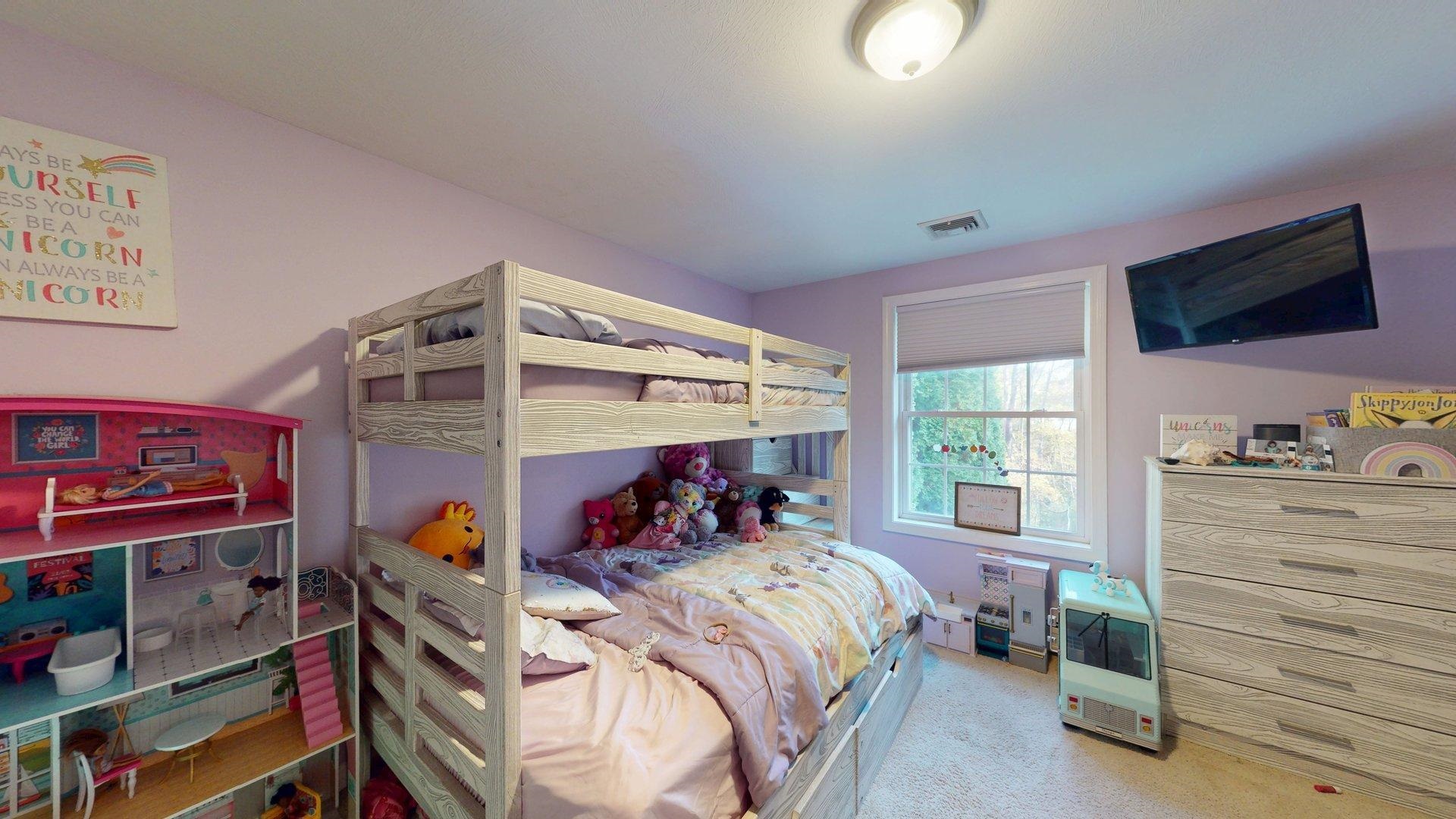 45 Peach Tree Rd, Auburn, NH 03032