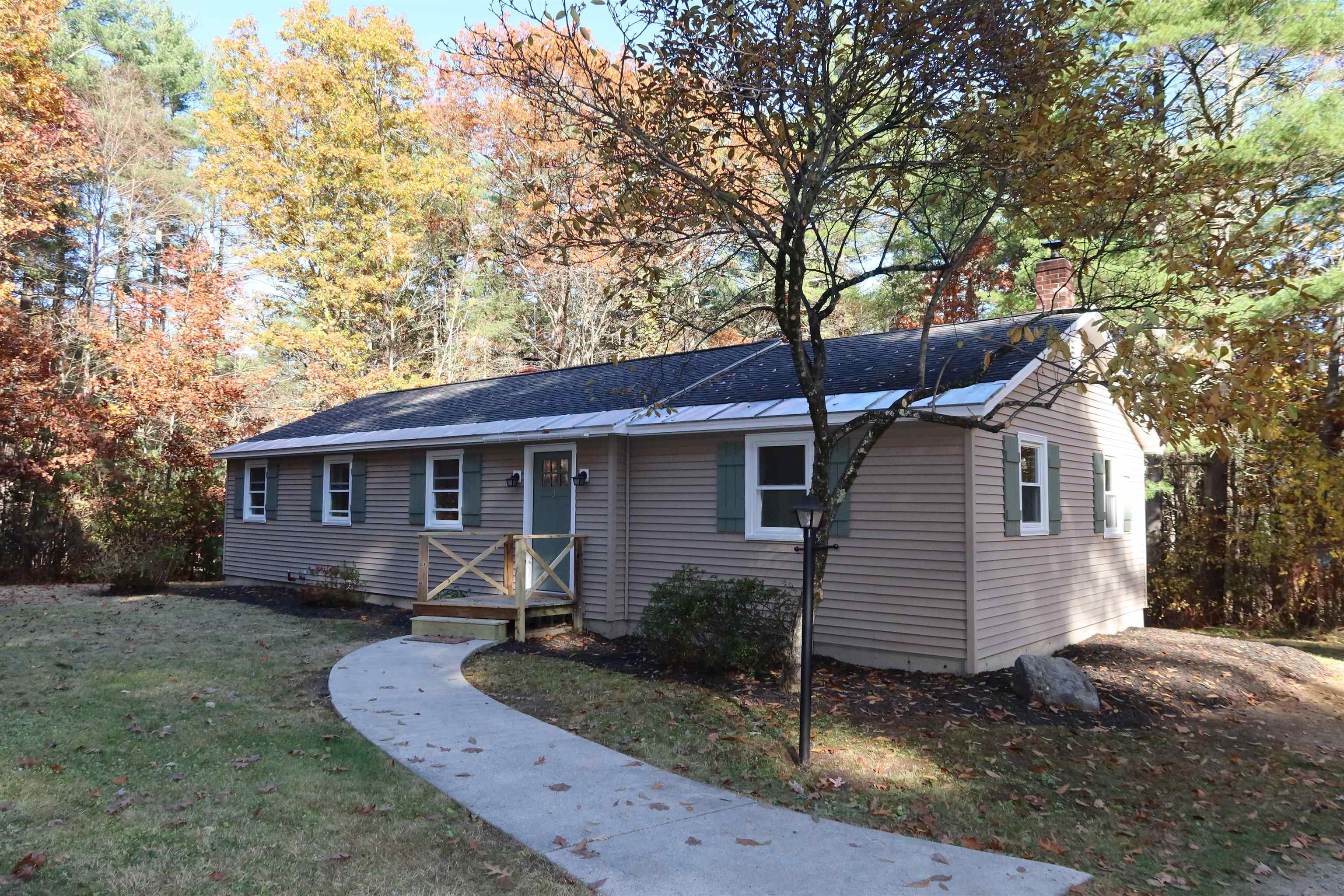 Photo of 24 Ponemah Road Amherst NH 03031