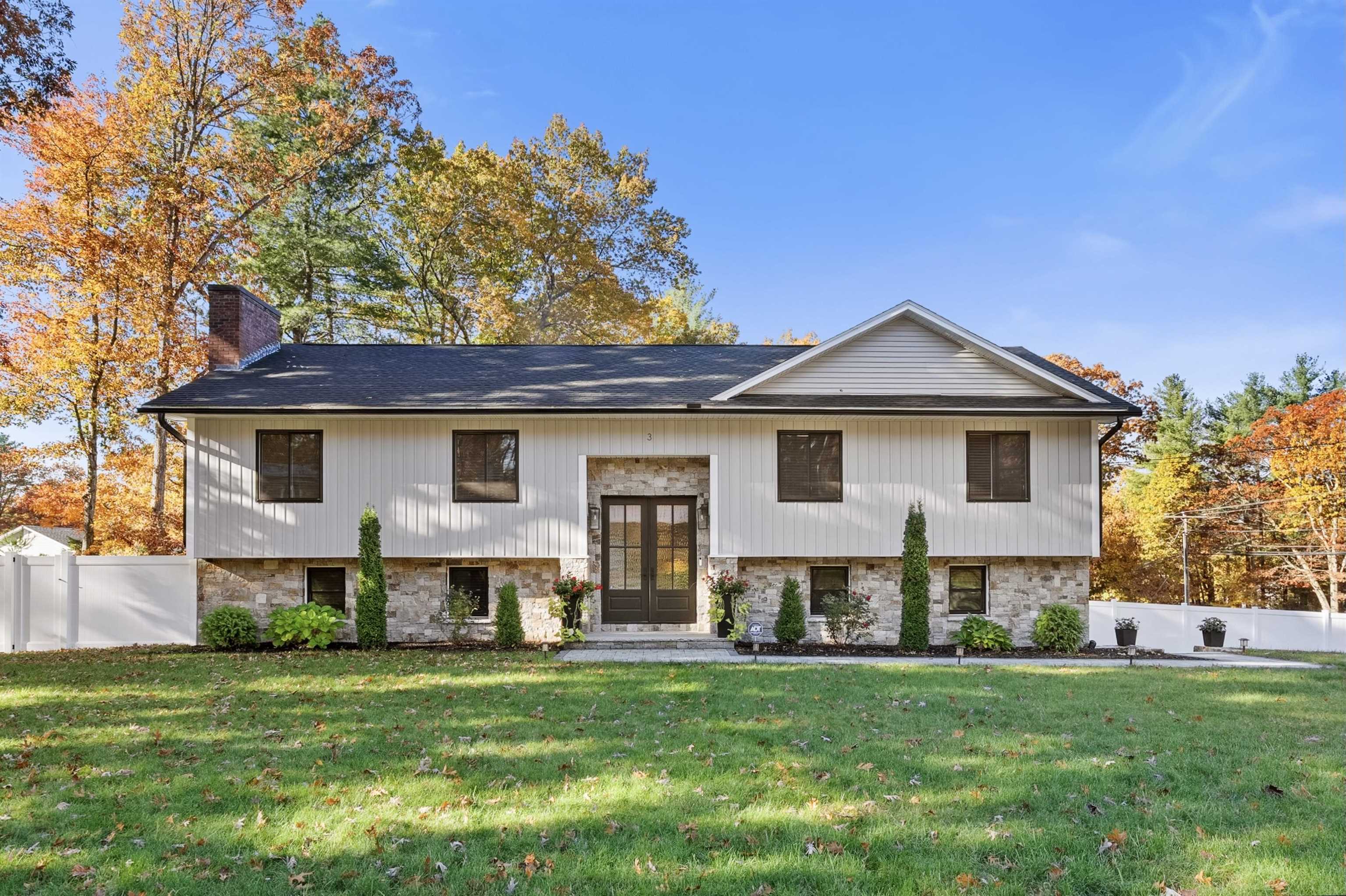 Hudson NH Home for sale $$799,900 $266 per sq.ft.