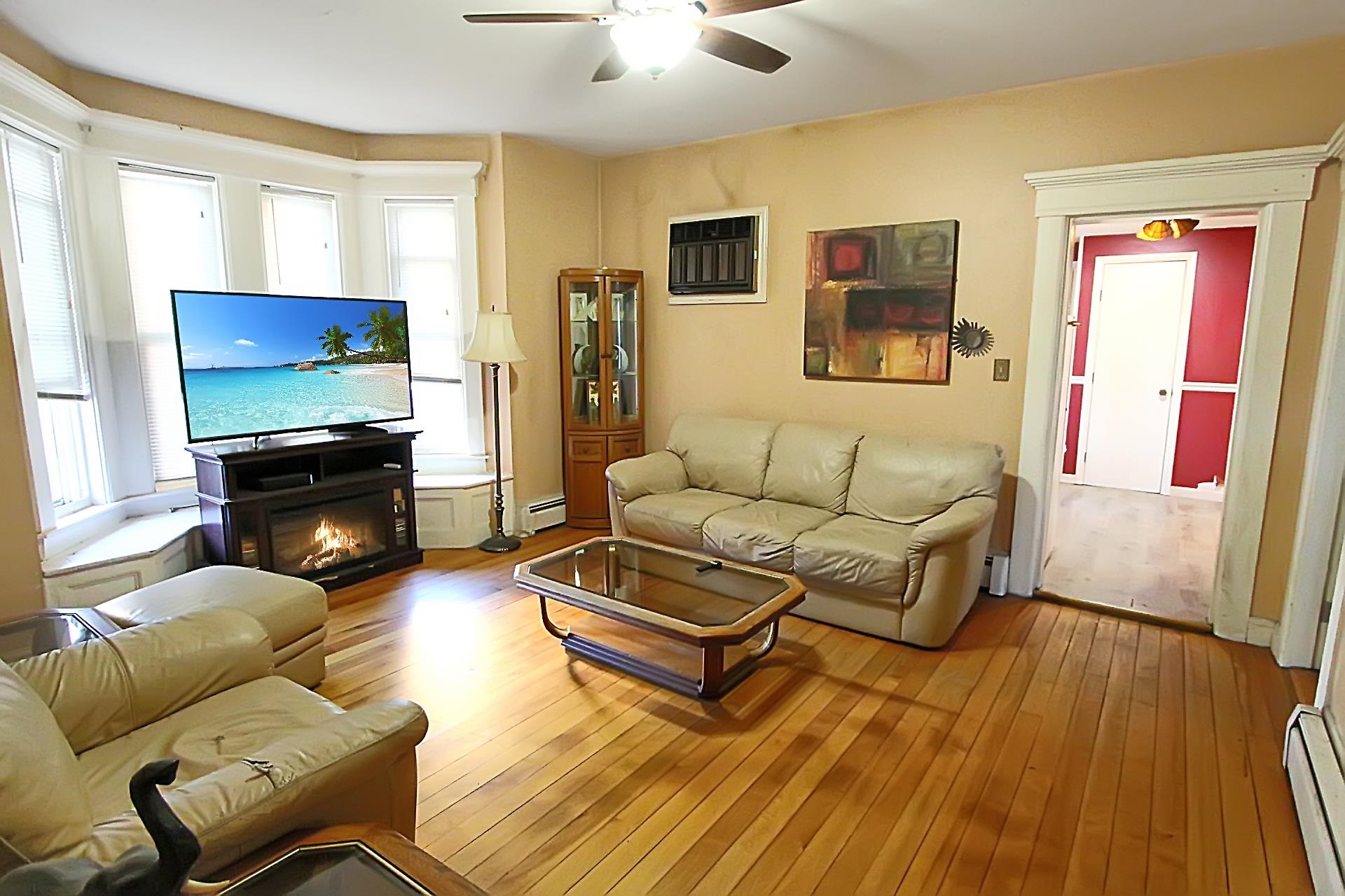 Homes for sale in Manchester, NH | 486 Granite St, Manchester, NH 03102 | MLS# 5067916