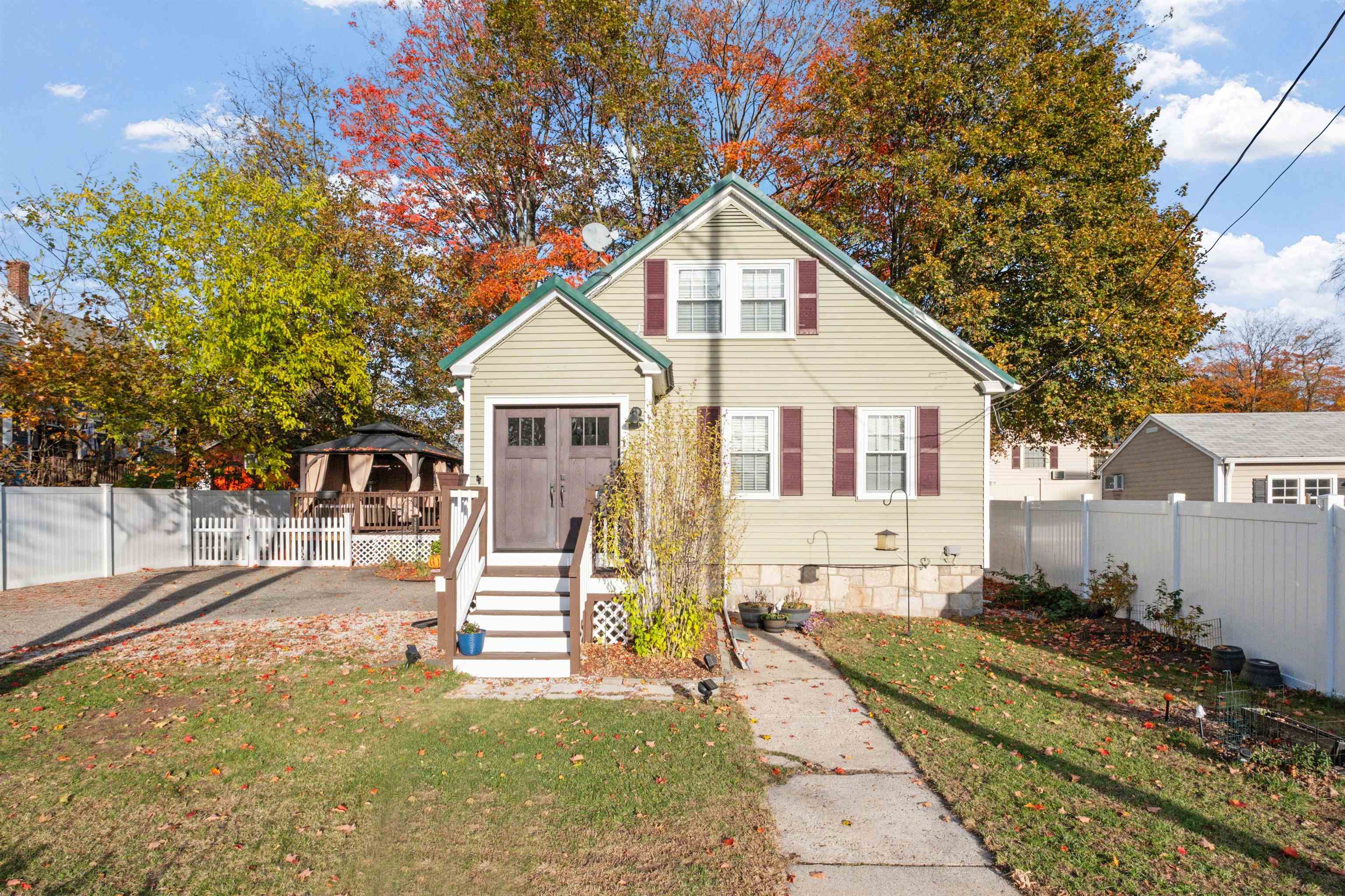 Manchester NH Home for sale $$399,900 $288 per sq.ft.