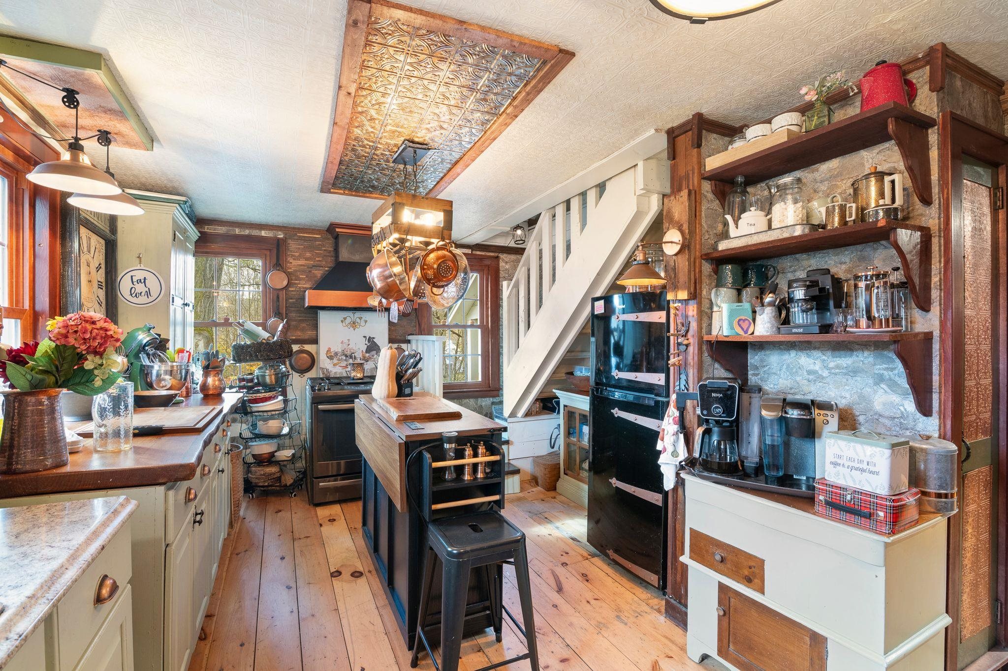 Homes for sale in Newfane, VT | 12 Cross St, Newfane, VT 05345 | MLS# 5068082