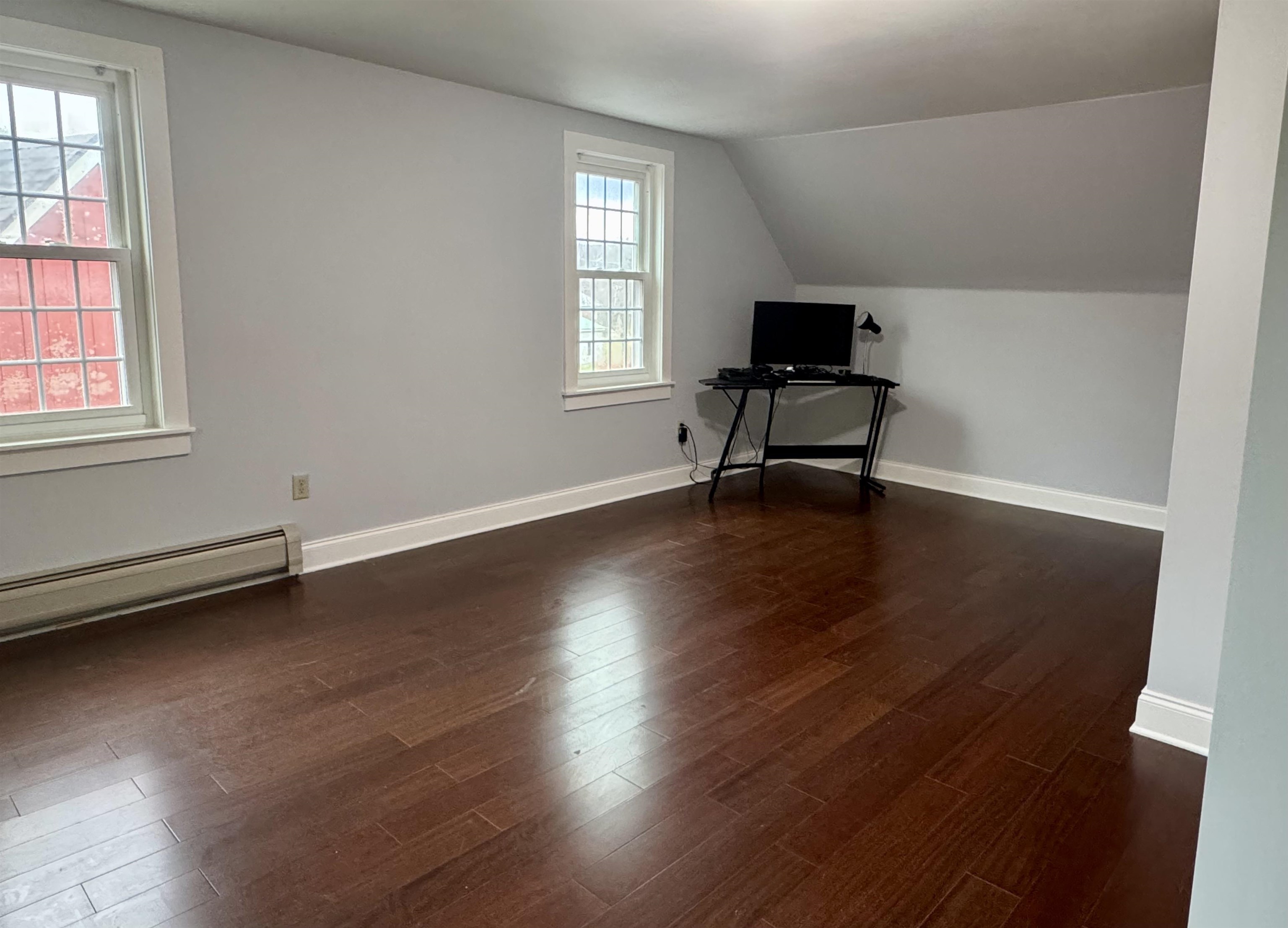 Bedroom 2 - Second Floor 24375361