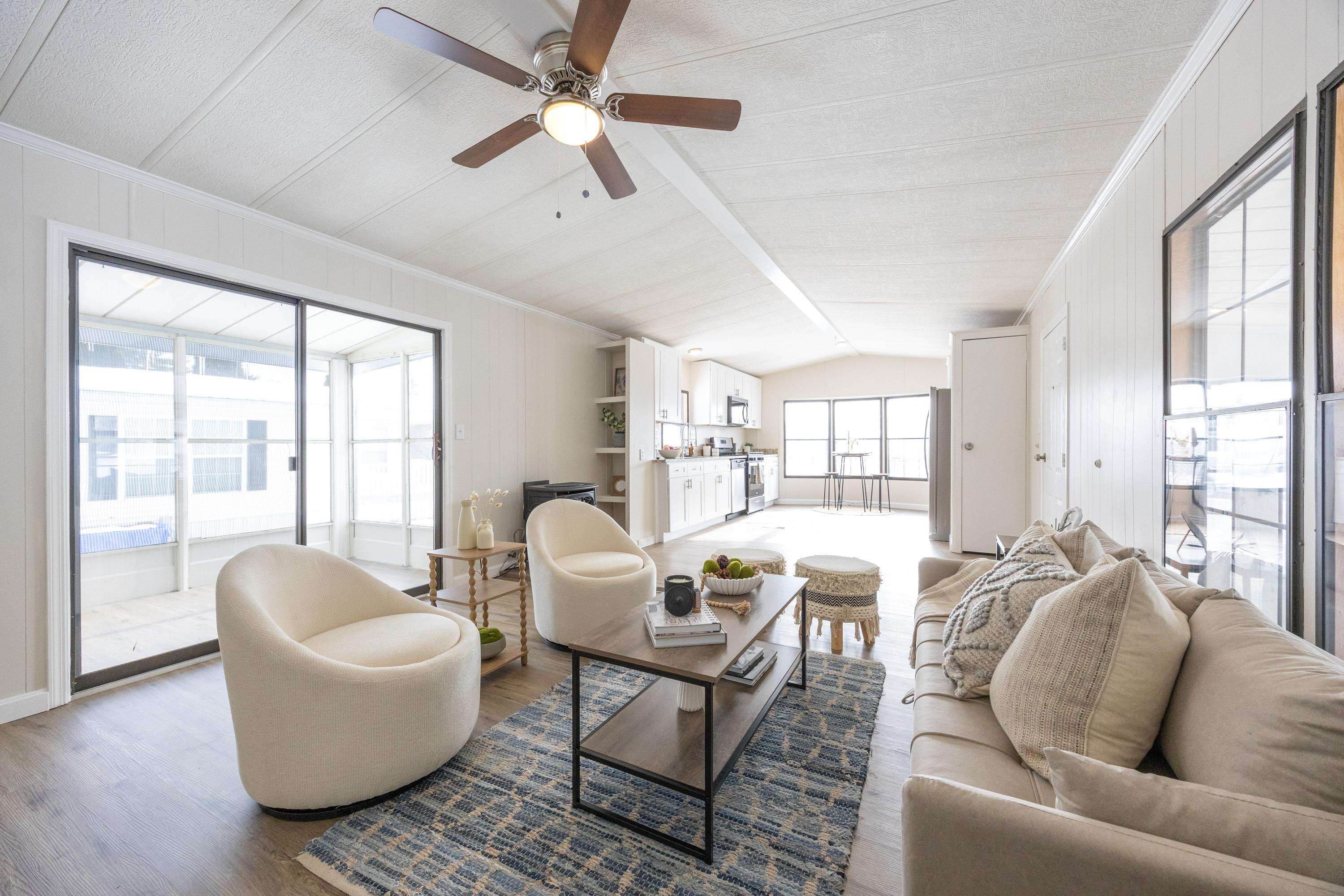 290 Calef Hw, Epping, NH 03042