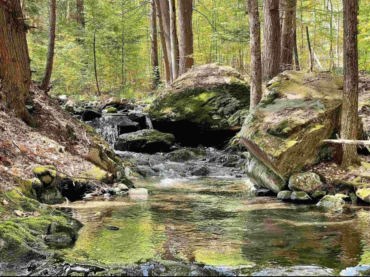 Homes for sale in Vernon, VT | 430 Hucklehill Rd, Vernon, VT 05354 | MLS# 5068311