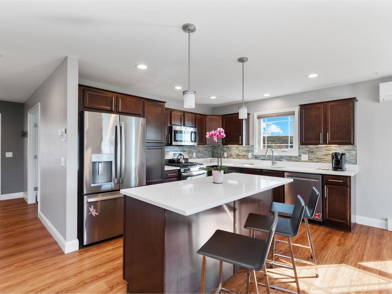 Homes for sale in Vergennes, VT | 142 Commodore Dr, Vergennes, VT 05491 | MLS# 5068362