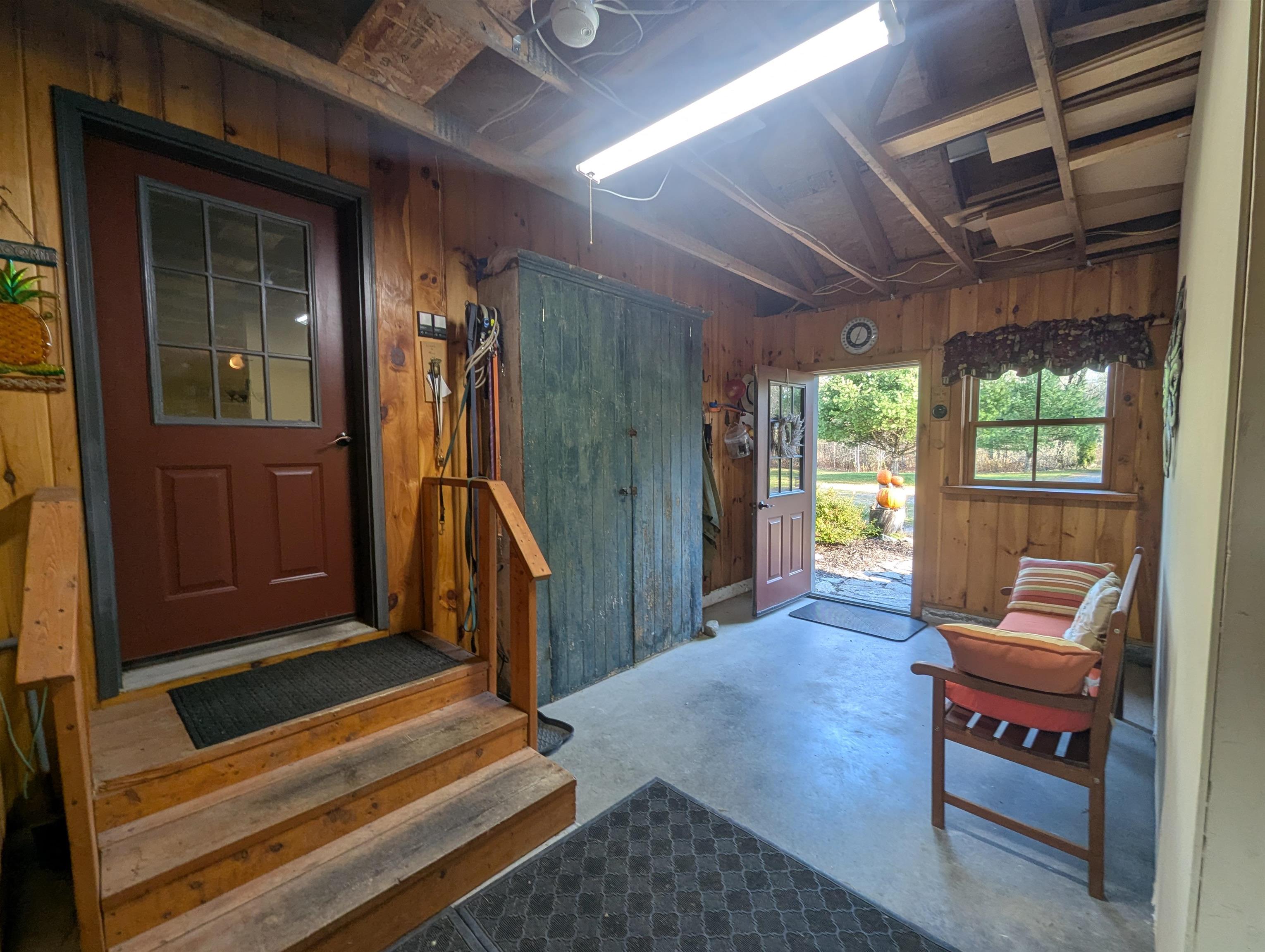 Mud Room Entry 24387134