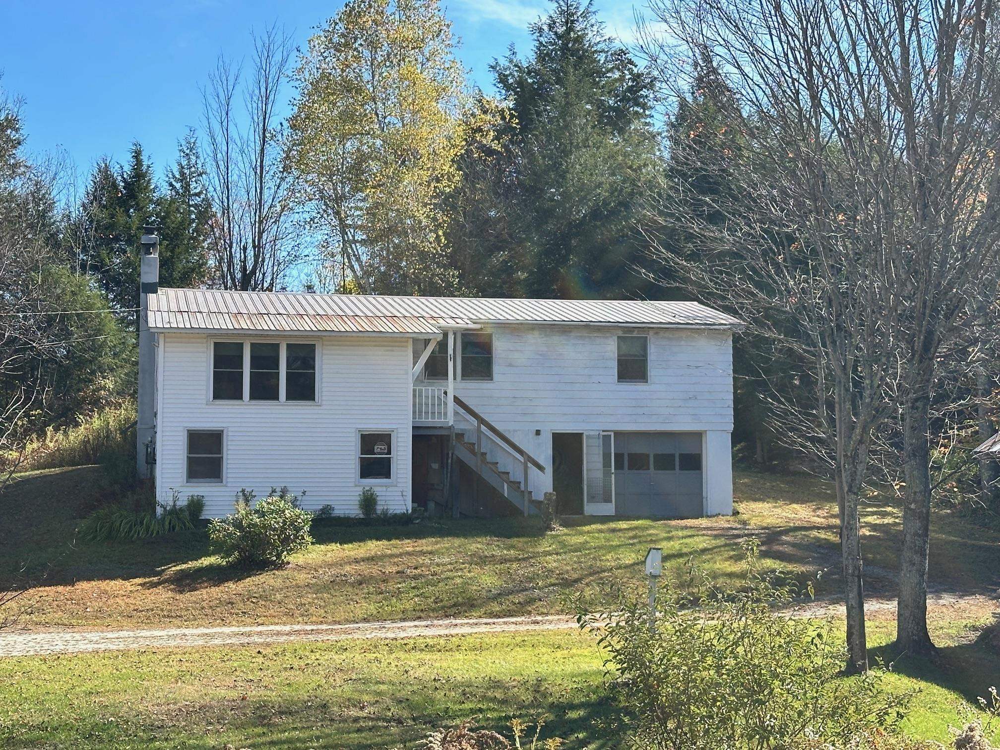 Homes for sale in Londonderry, VT | 70 Overlook Dr, Londonderry, VT 05148 | MLS# 5068910