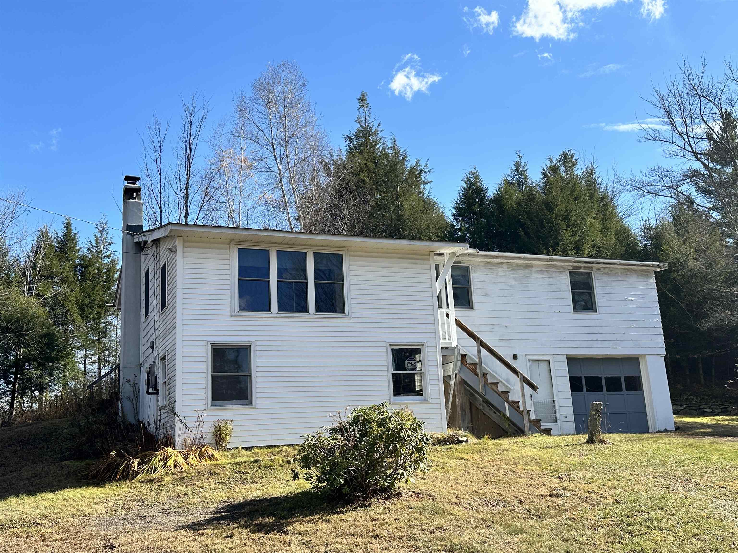 Homes for sale in Londonderry, VT | 70 Overlook Dr, Londonderry, VT 05148 | MLS# 5068910