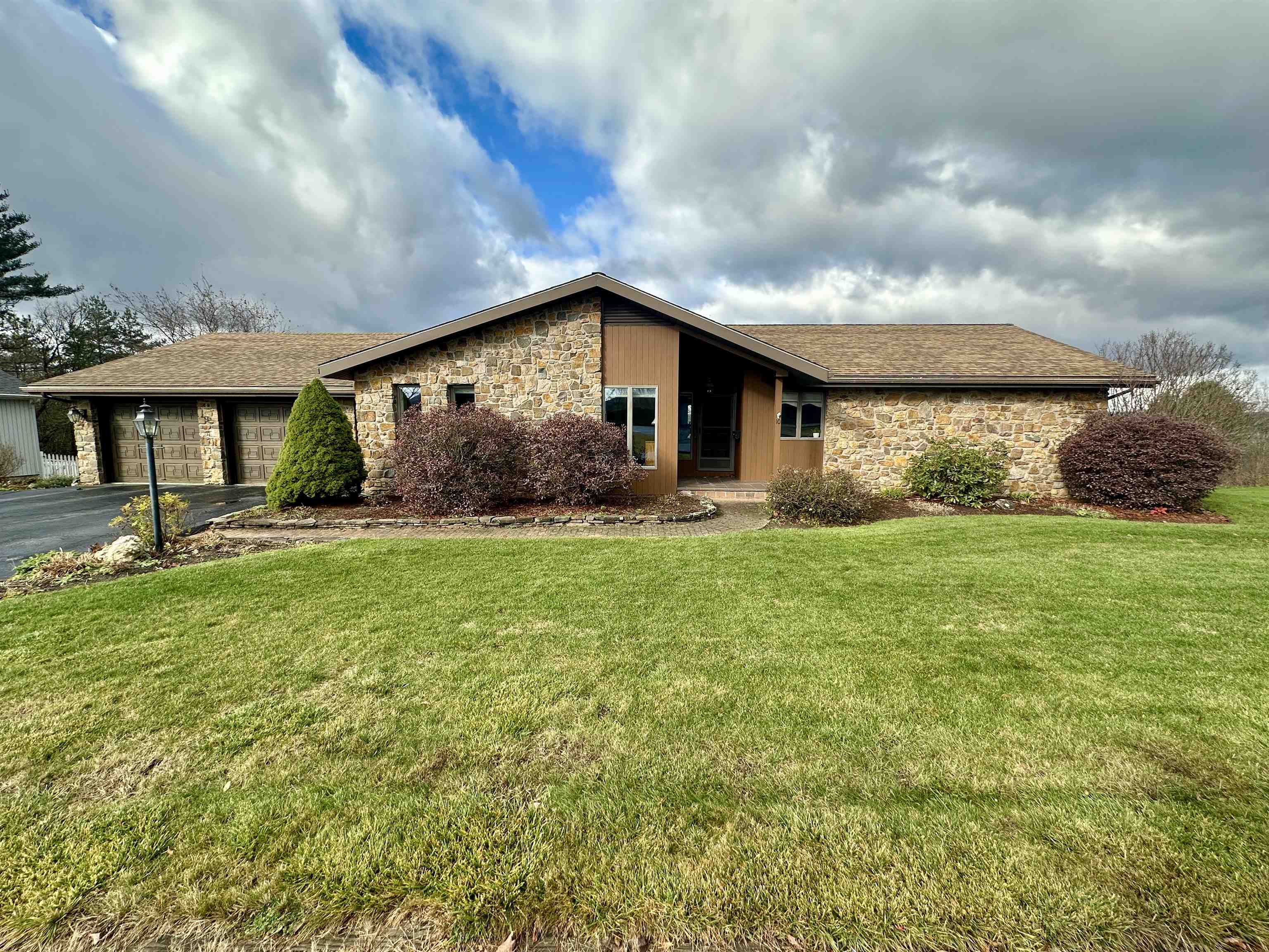 Homes for sale in Barre Town, VT | 10 Camps Hump Dr, Barre Town, VT 05641 | MLS# 5068955