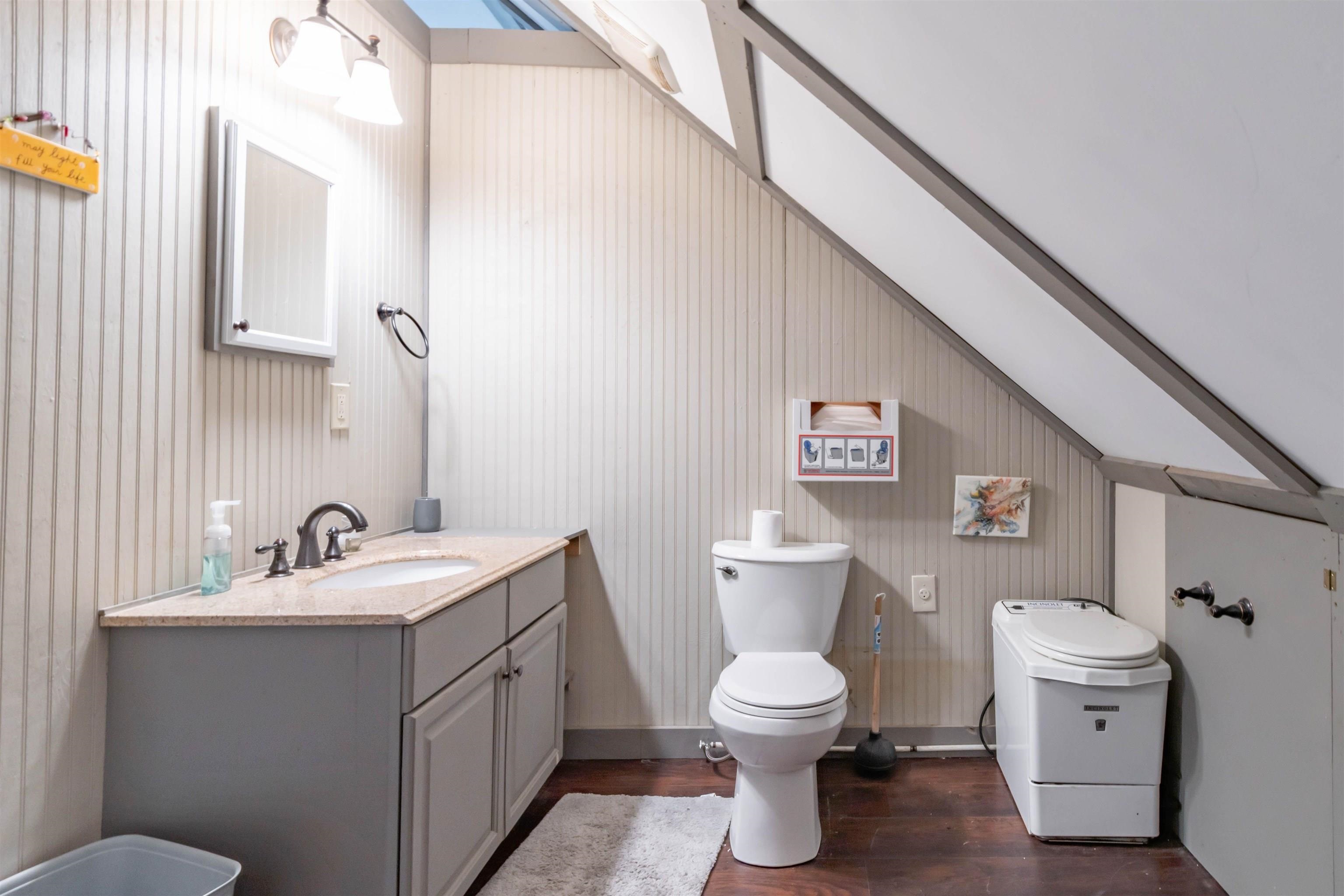 barn apt bathroom 24436688