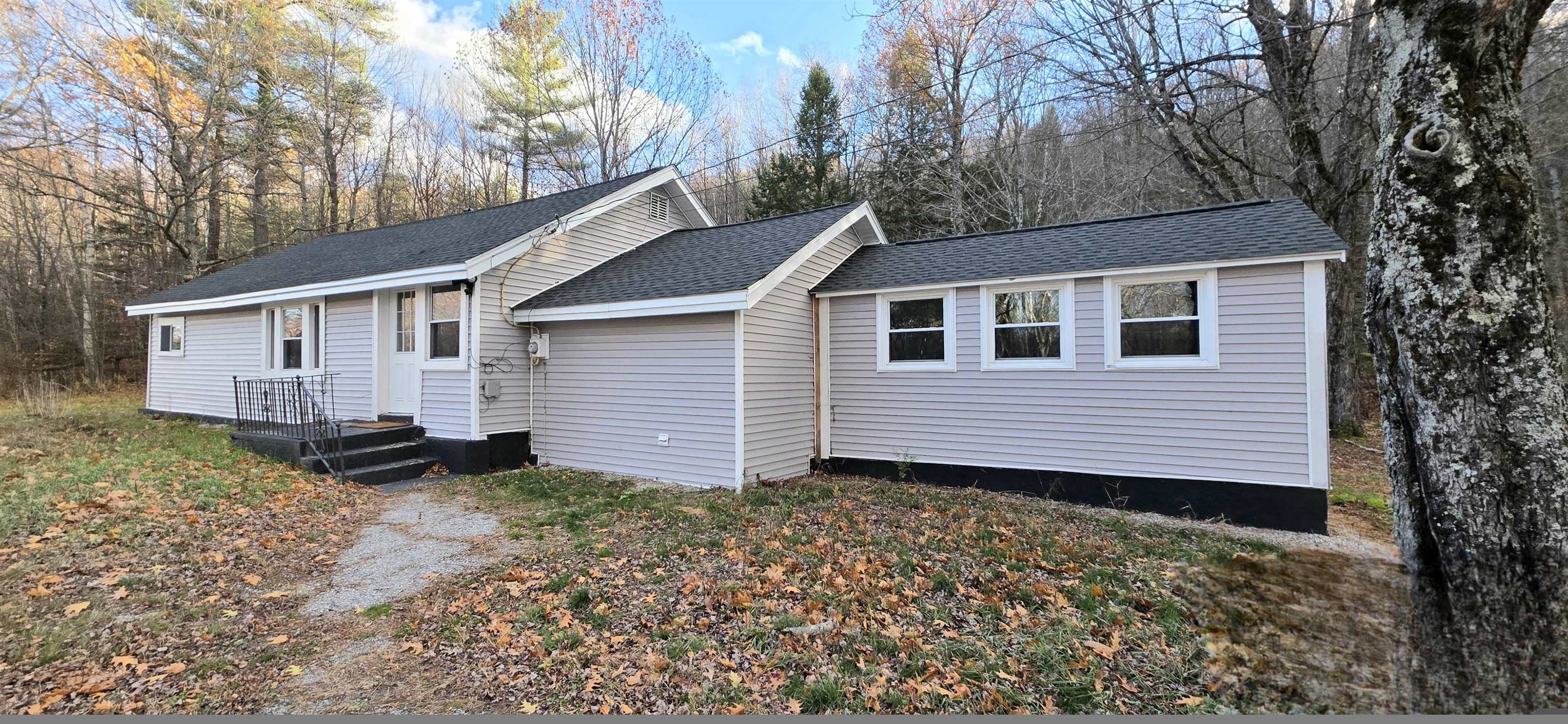 SUNAPEE NH Home for sale $$315,000 | $228 per sq.ft.