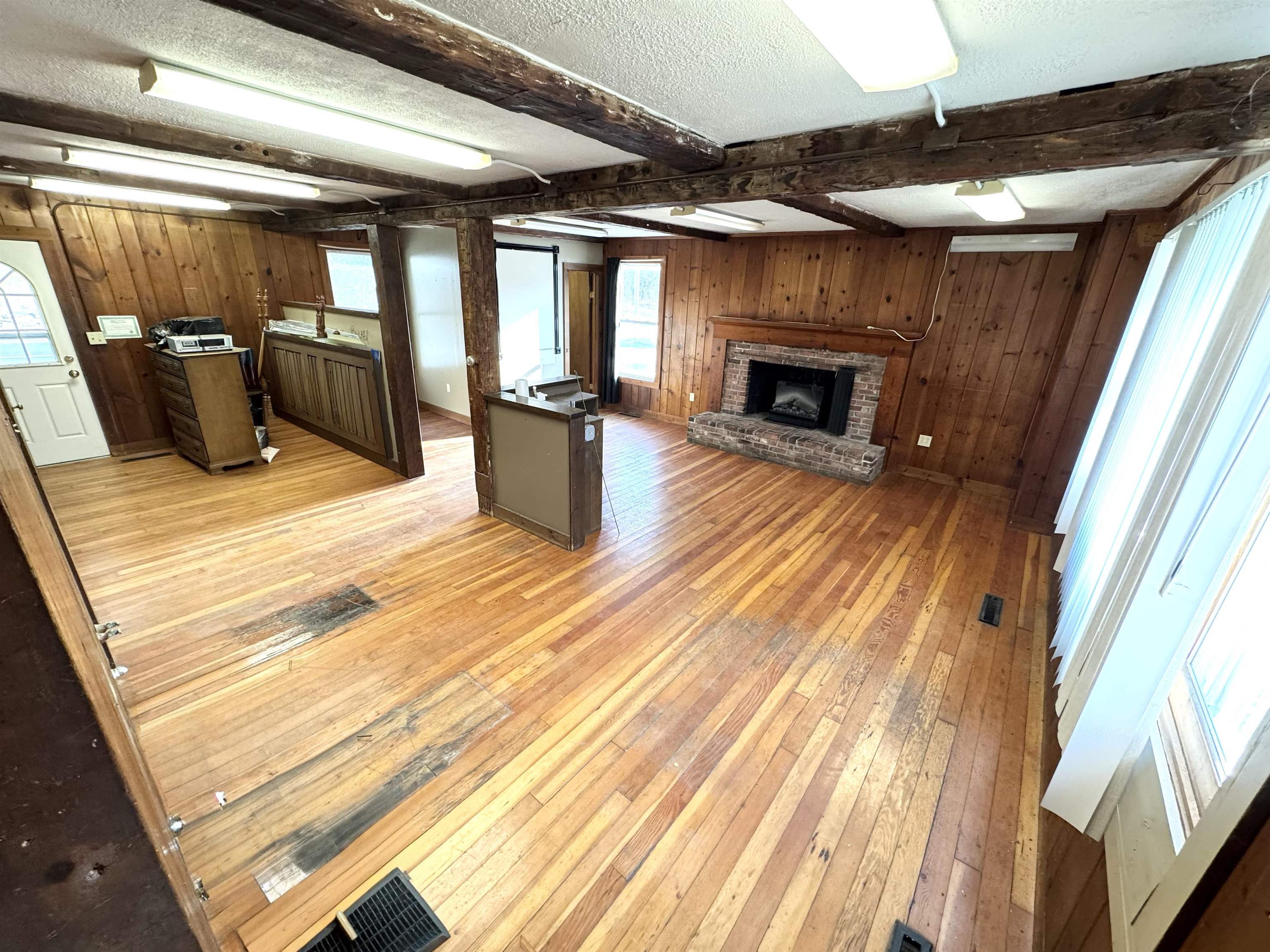 Homes for sale in Londonderry, VT | 2072 North Main St, Londonderry, VT 05148 | MLS# 5069109