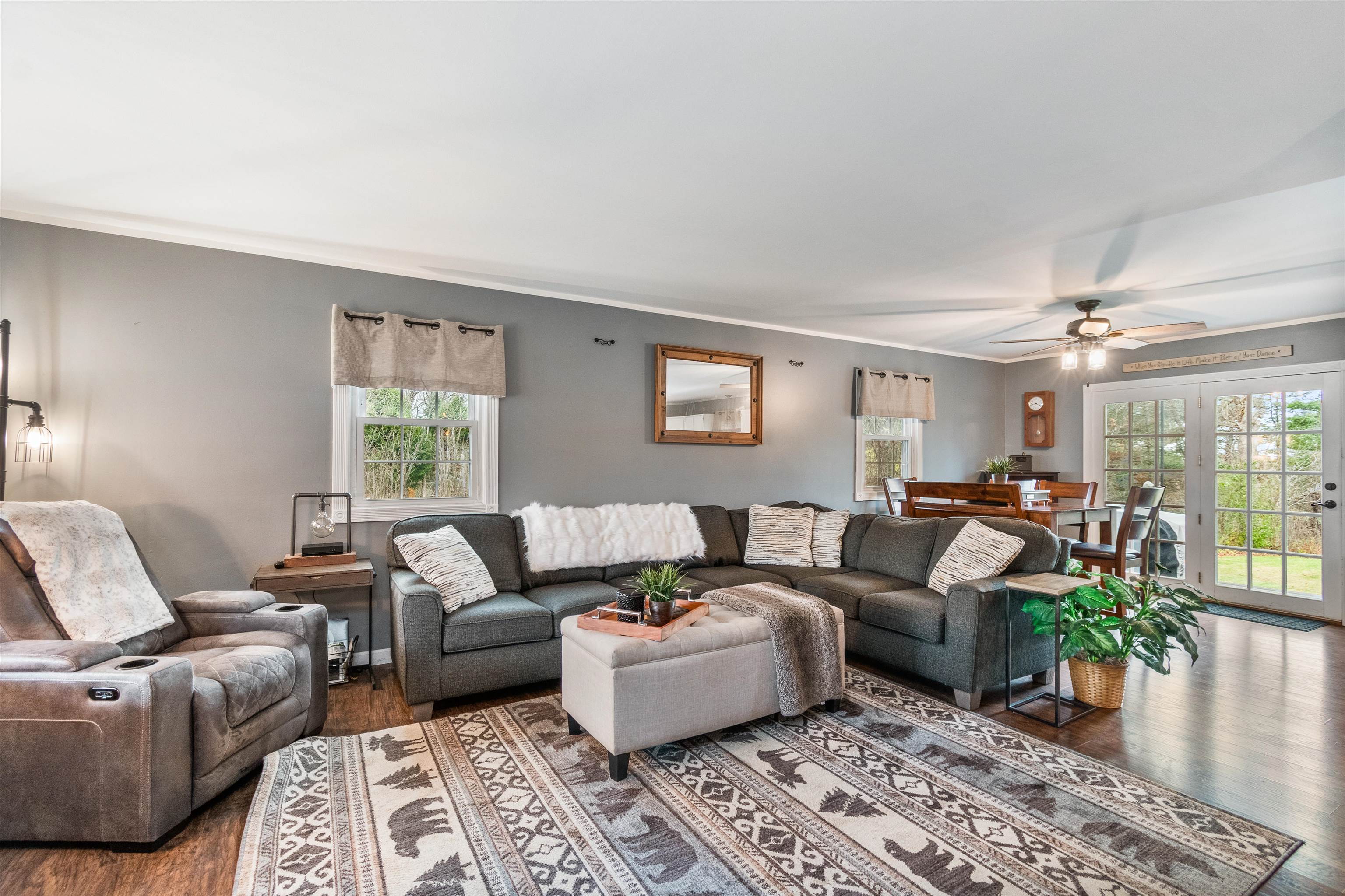 Homes for sale in Shelburne, VT | 1077 Falls Rd, Shelburne, VT 05482 | MLS# 5069191