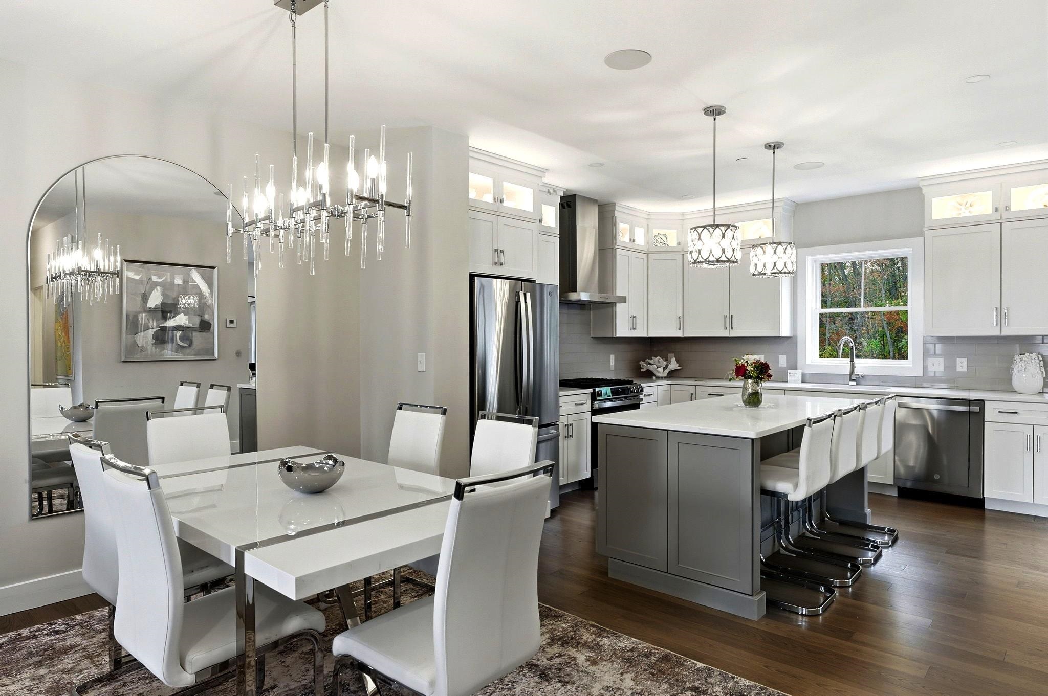 40 Elise Ave, Londonderry, NH 03053