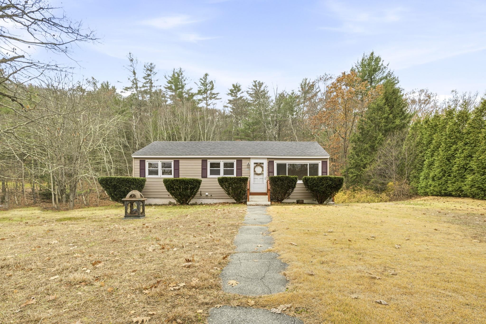 MLS 5069362: 1119 MAMMOTH Road, Pelham NH