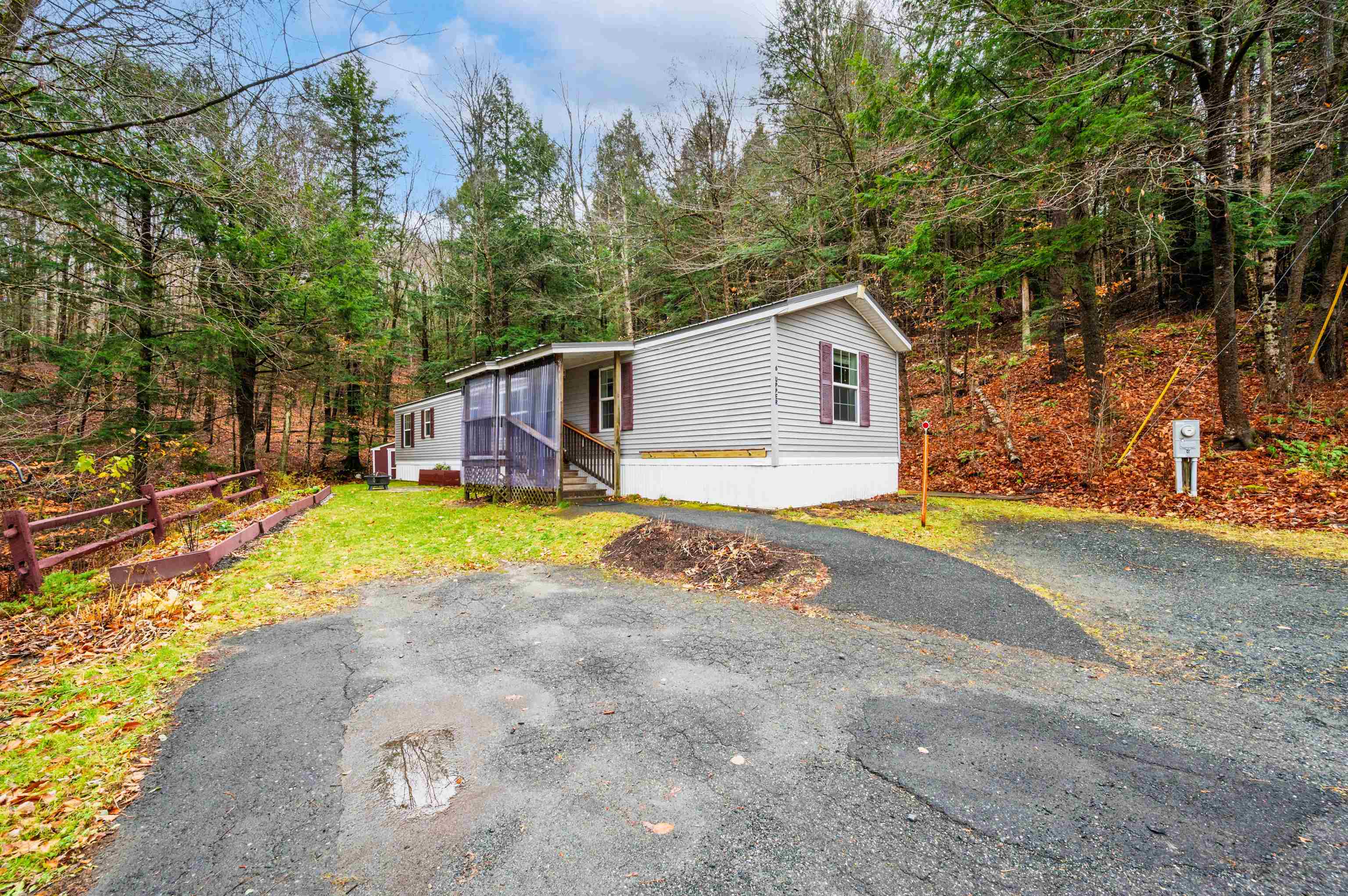 LEBANON NH Mobile-Manufacured Home for sale $$128,499 | $140 per sq.ft.