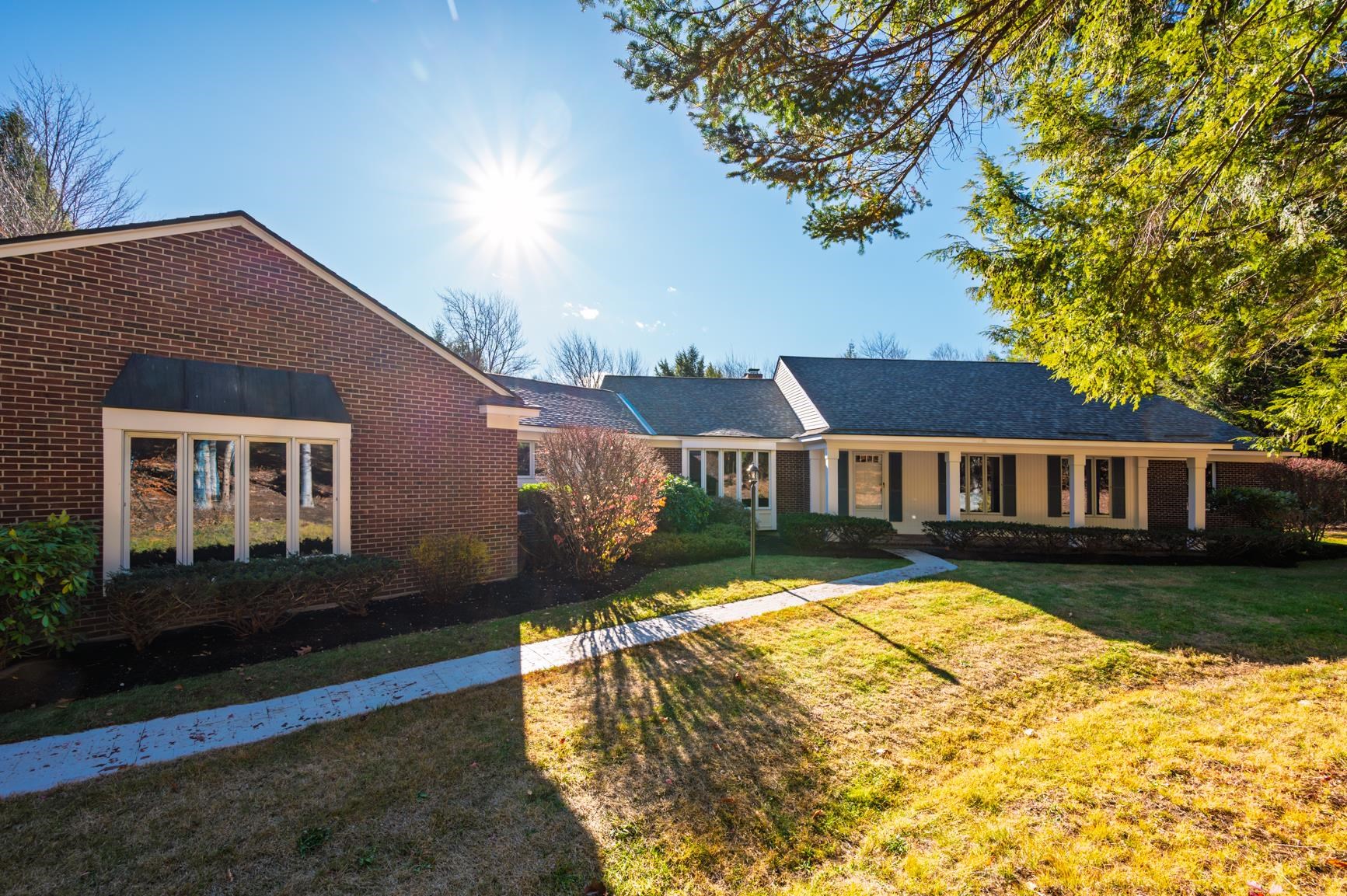 NEW LONDON NH Home for sale $$768,000 | $231 per sq.ft.