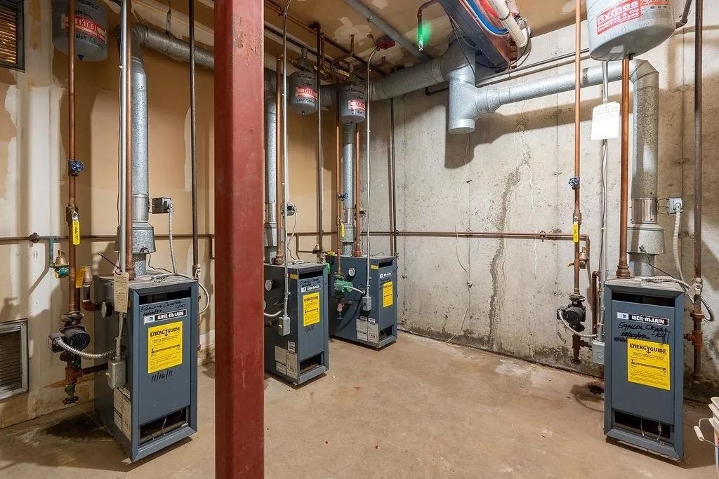 Homes for sale in Goffstown, NH | 152 South Mast St, Goffstown, NH 03045 | MLS# 5069409