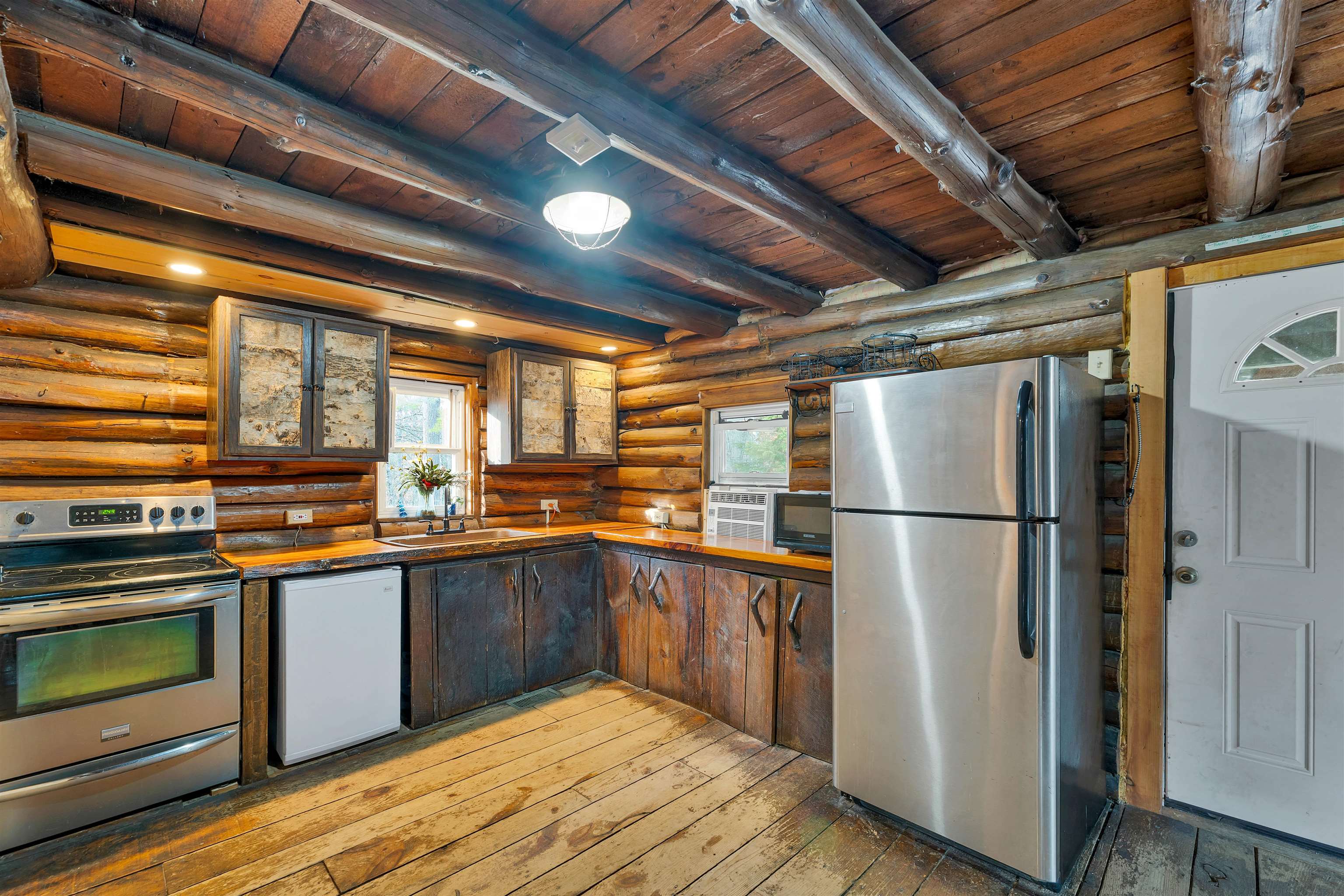 Homes for sale in Ossipee, NH | 156 Elm St, Ossipee, NH 03864 | MLS# 5069501