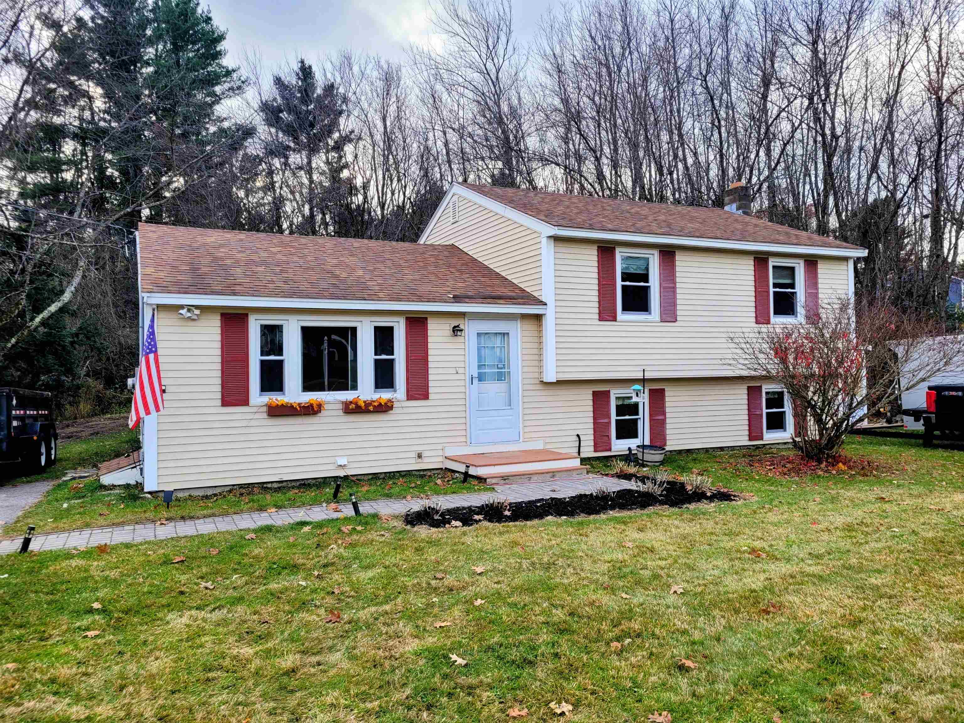MLS 5069550: 4 Ledgewood Drive, Derry NH