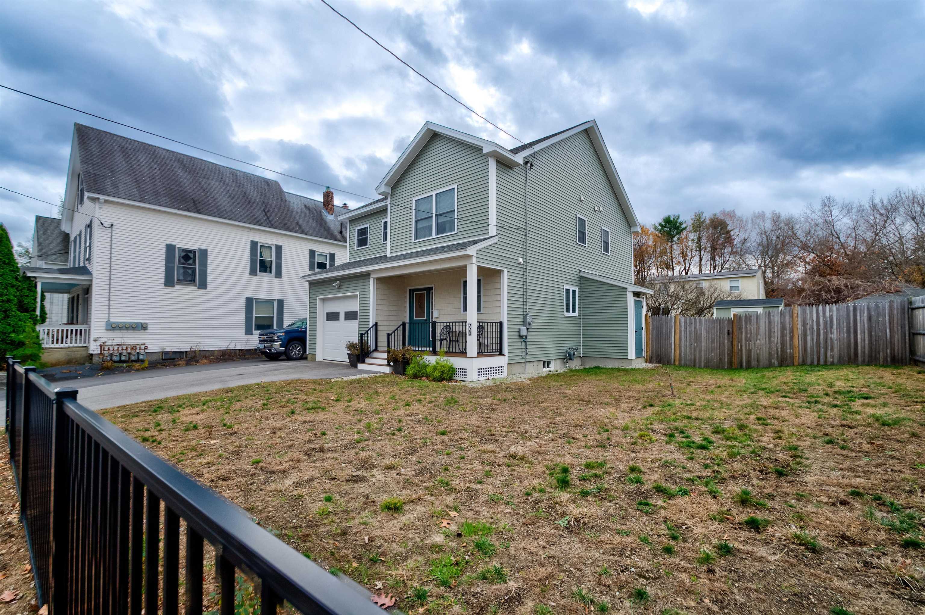 220 Mast Rd, Manchester, NH 03102