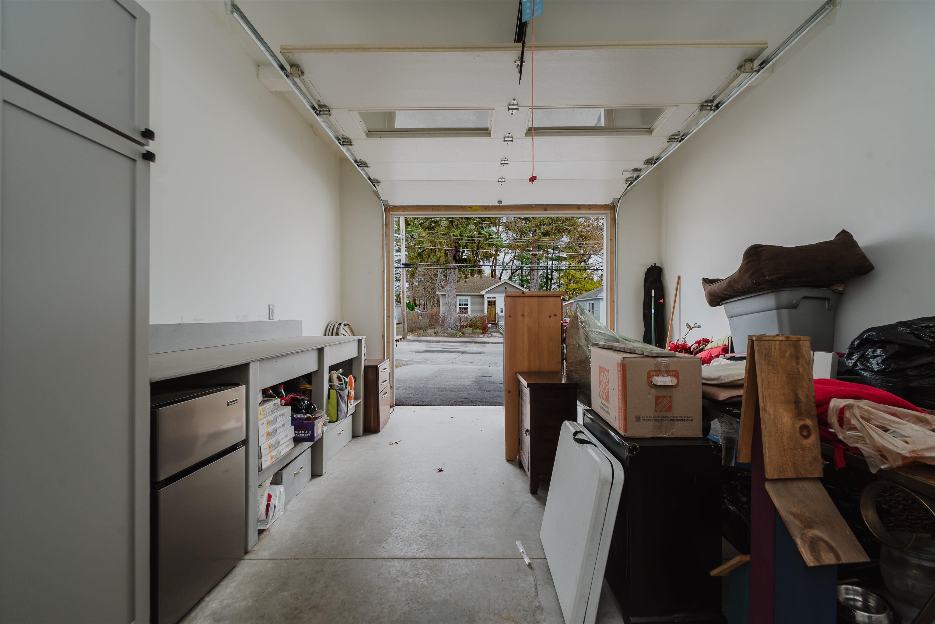 Homes for sale in Manchester, NH | 220 Mast Rd, Manchester, NH 03102 | MLS# 5069575