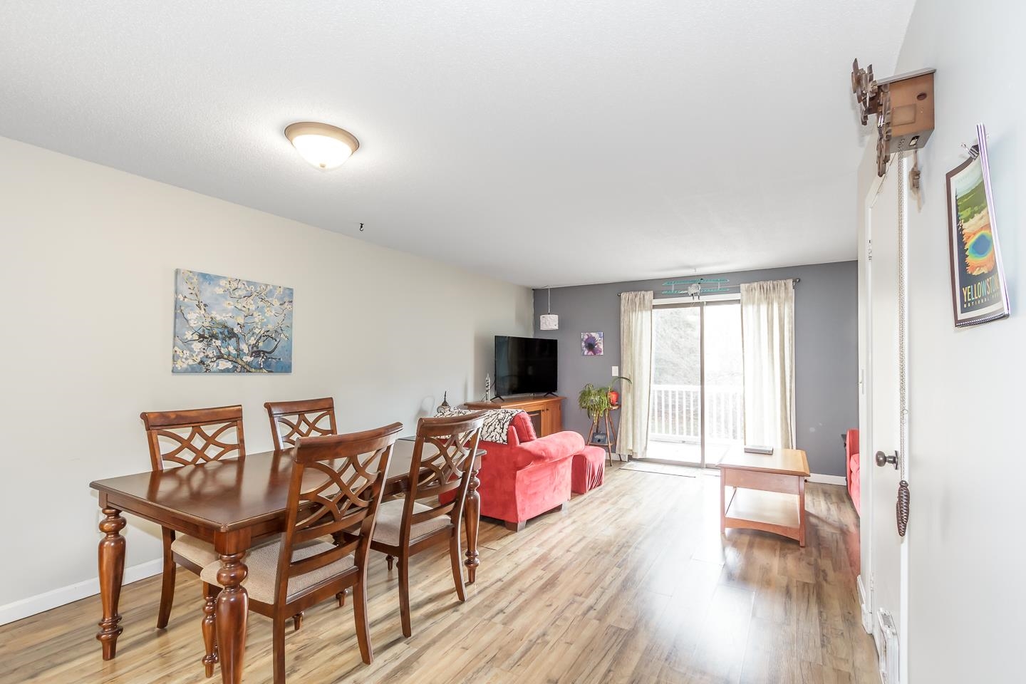 Homes for sale in Manchester, NH | 534 Fox Hollow Way, Manchester, NH 03104 | MLS# 5069590