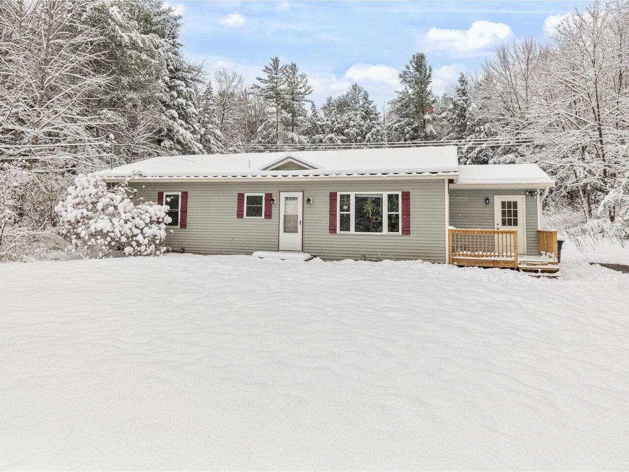 Homes for sale in Fairfax, VT | 818 Main St, Fairfax, VT 05454 | MLS# 5069624